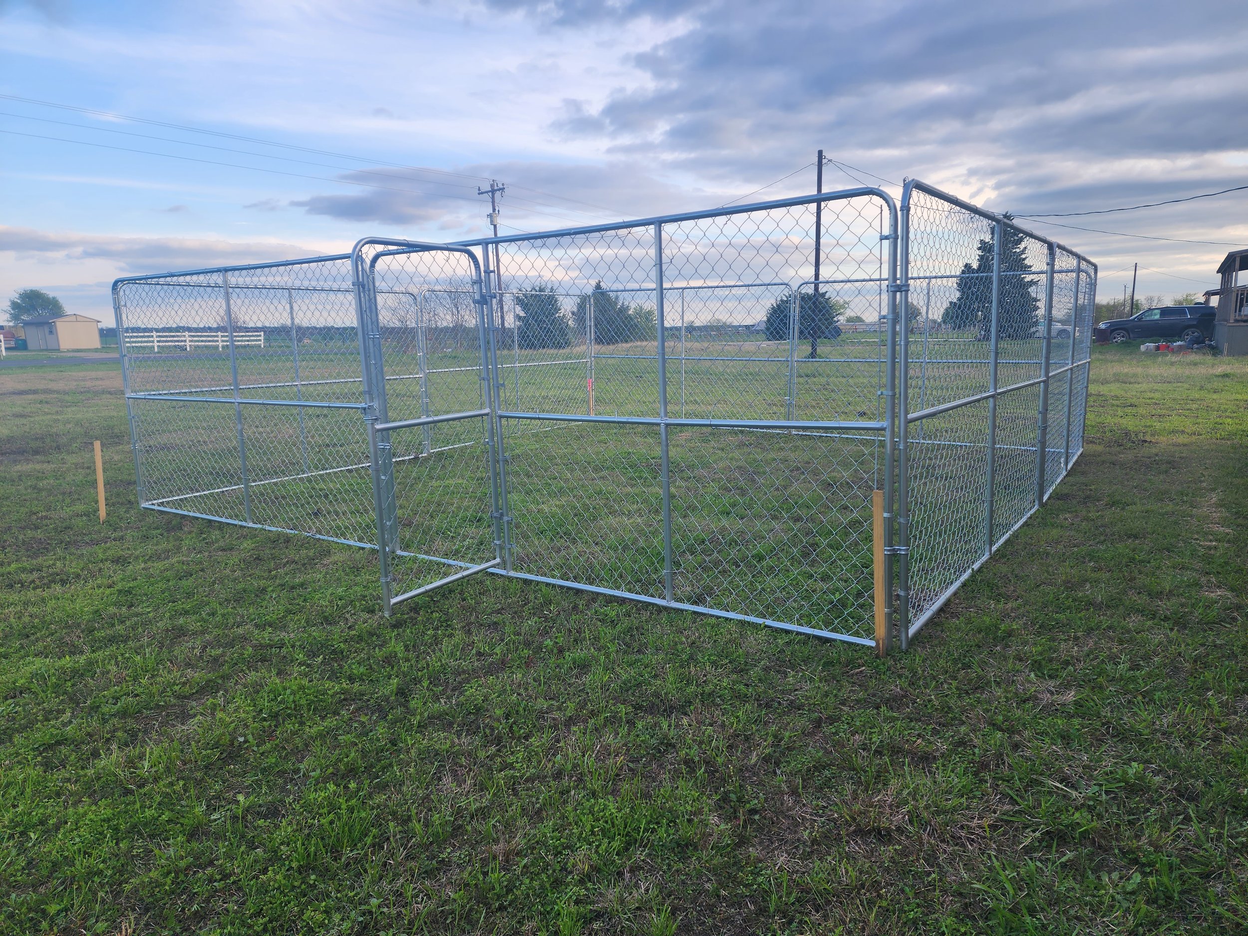 20x20x6-outdoor-dog-kennel-gold-series-emory-tx.jpg