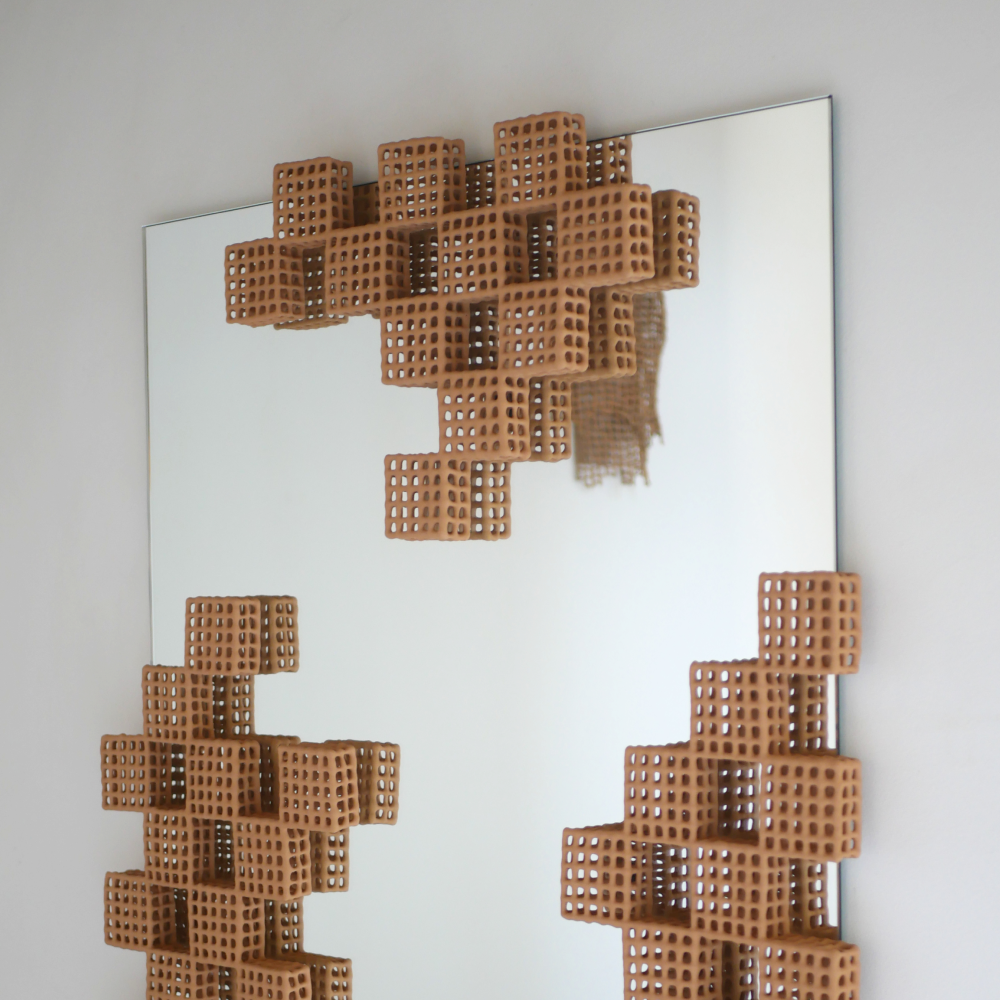 Damier Mirror 2-2.png