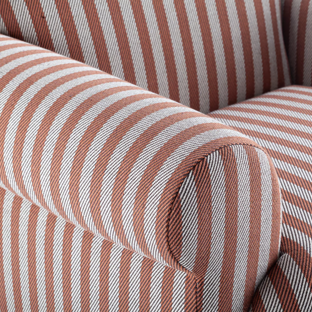 Oskar Armchair-2.png