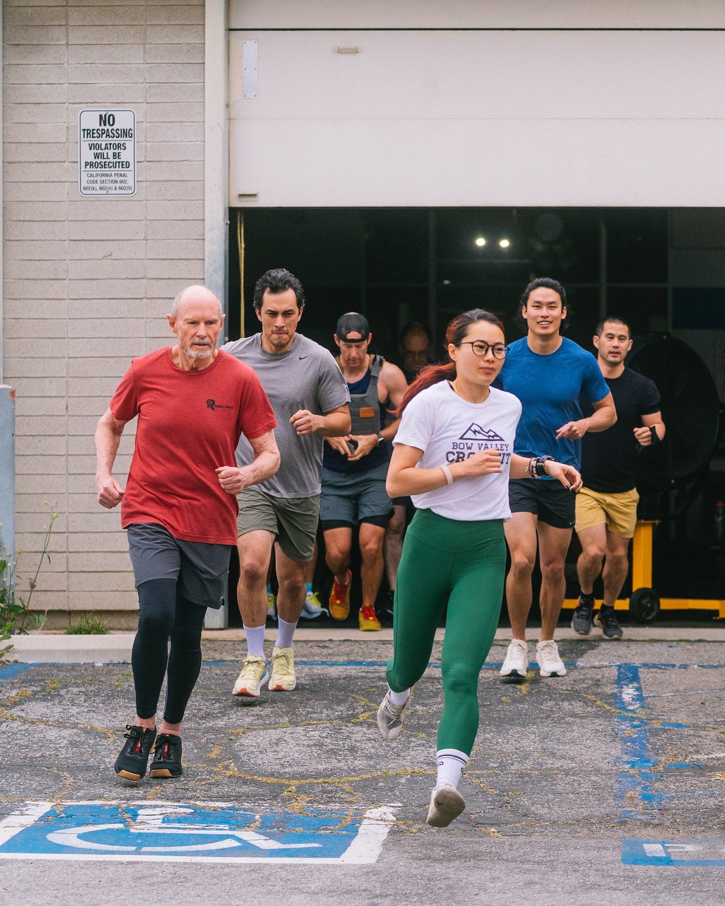 1 mile. 100 pull-ups. 200 push-ups. 300 squats. 1 more mile.

Some rocked the vest. Some scaled it. Everyone left a little sweat on the floor. 💥

👉 Tell us: What part of Murph humbled you the most this year?

Was it the second mile? The push-ups? O
