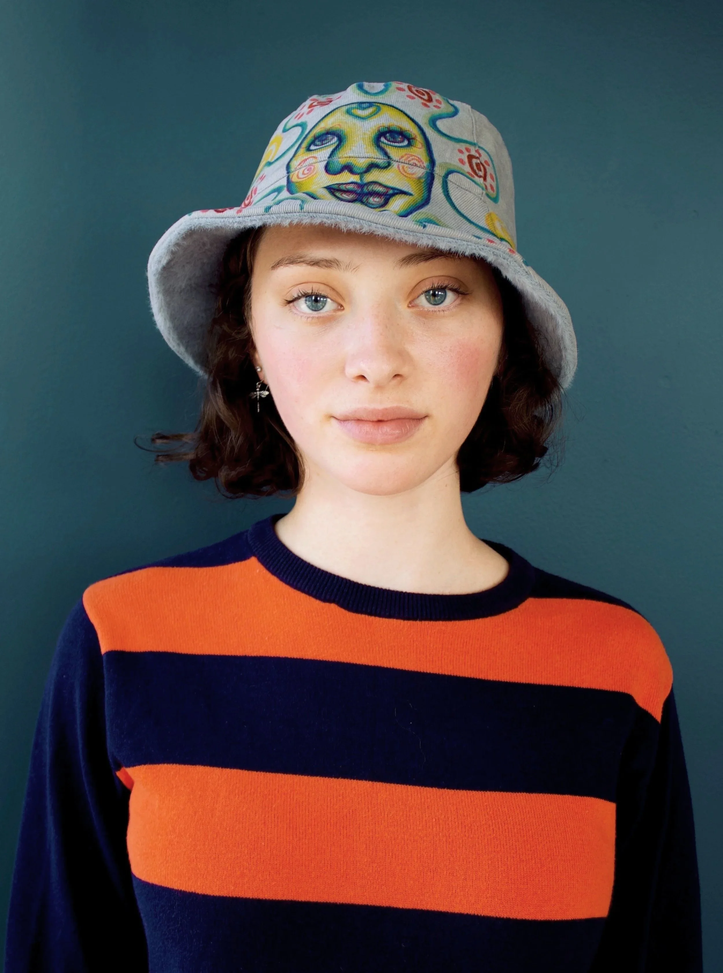FLOWER FACE BUCKET HAT