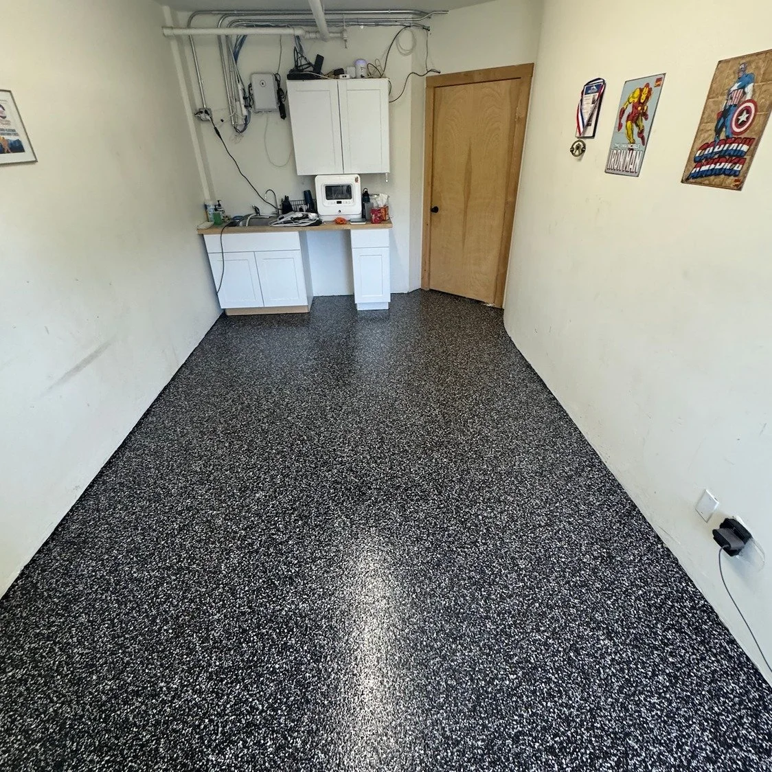 Warning: Floor may be cleaner than your diet!

We recently completed this new custom epoxy flooring system in the break room at @mtnbarbell, providing a clean, durable surface built to handle daily traffic.

Planning a project this summer? Let's talk