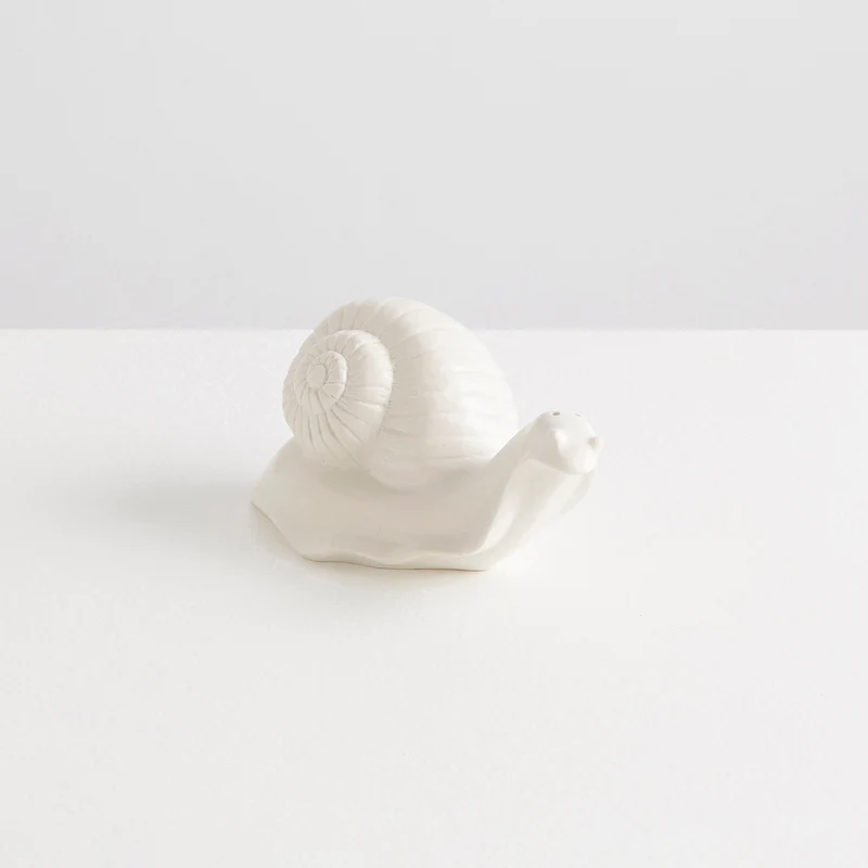 MaisonBalzac_MonsieurEscargot_IncenseHolder_1_4ca1563f-e754-4ba2-8e8f-dbc37f22bb26_800x.png