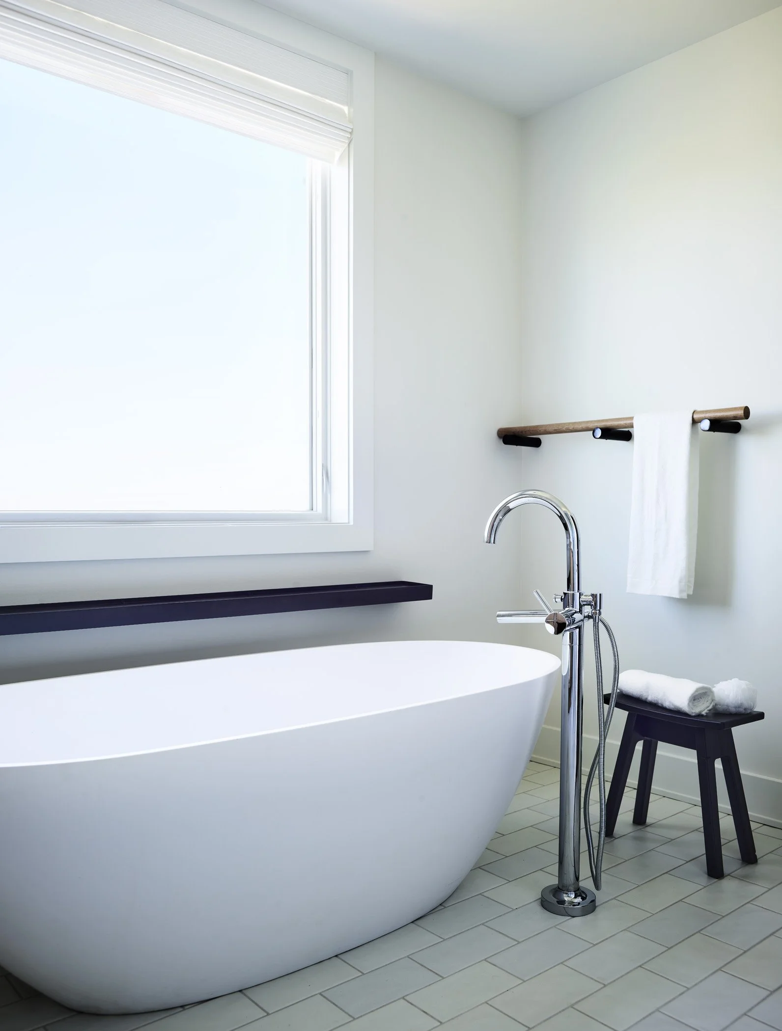 SashyaThind_Stratford_MainBathTub_S.jpg