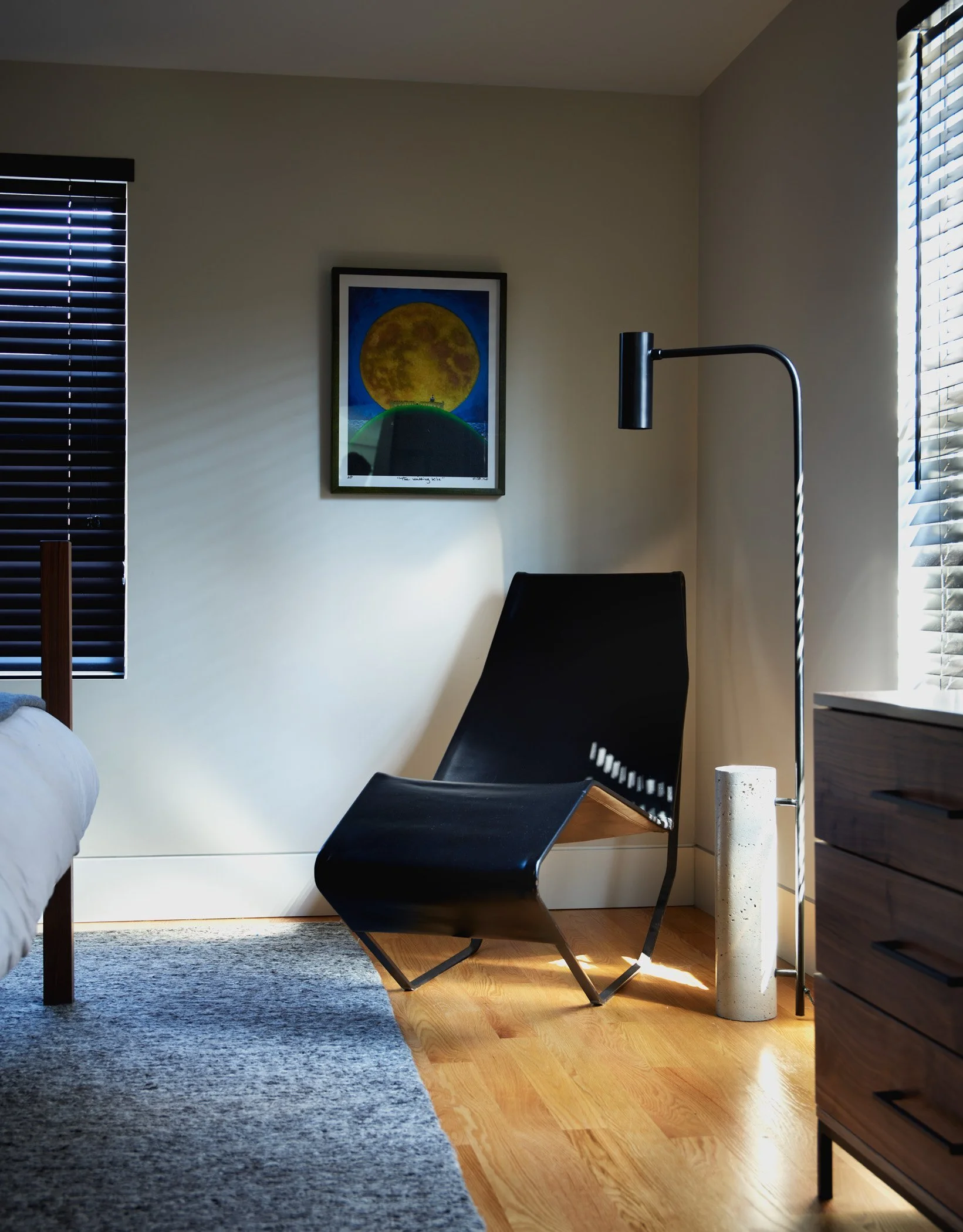 JaredKuzia_SashyThind_InmanCambridge_MainBedChair_S.jpg
