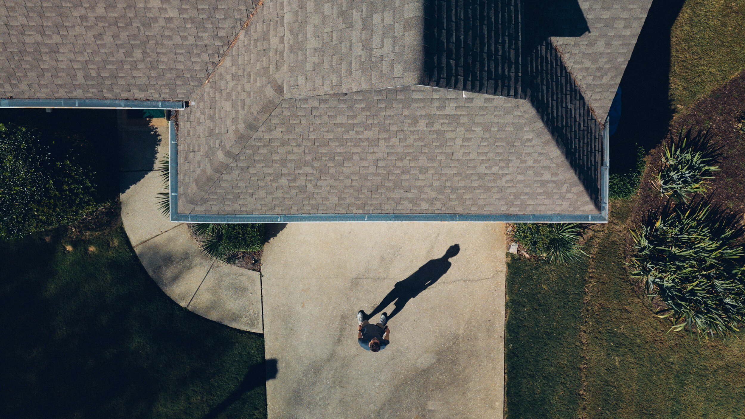 Shingles vs. Metal: Choosing the Best Roofing Material for Your Home