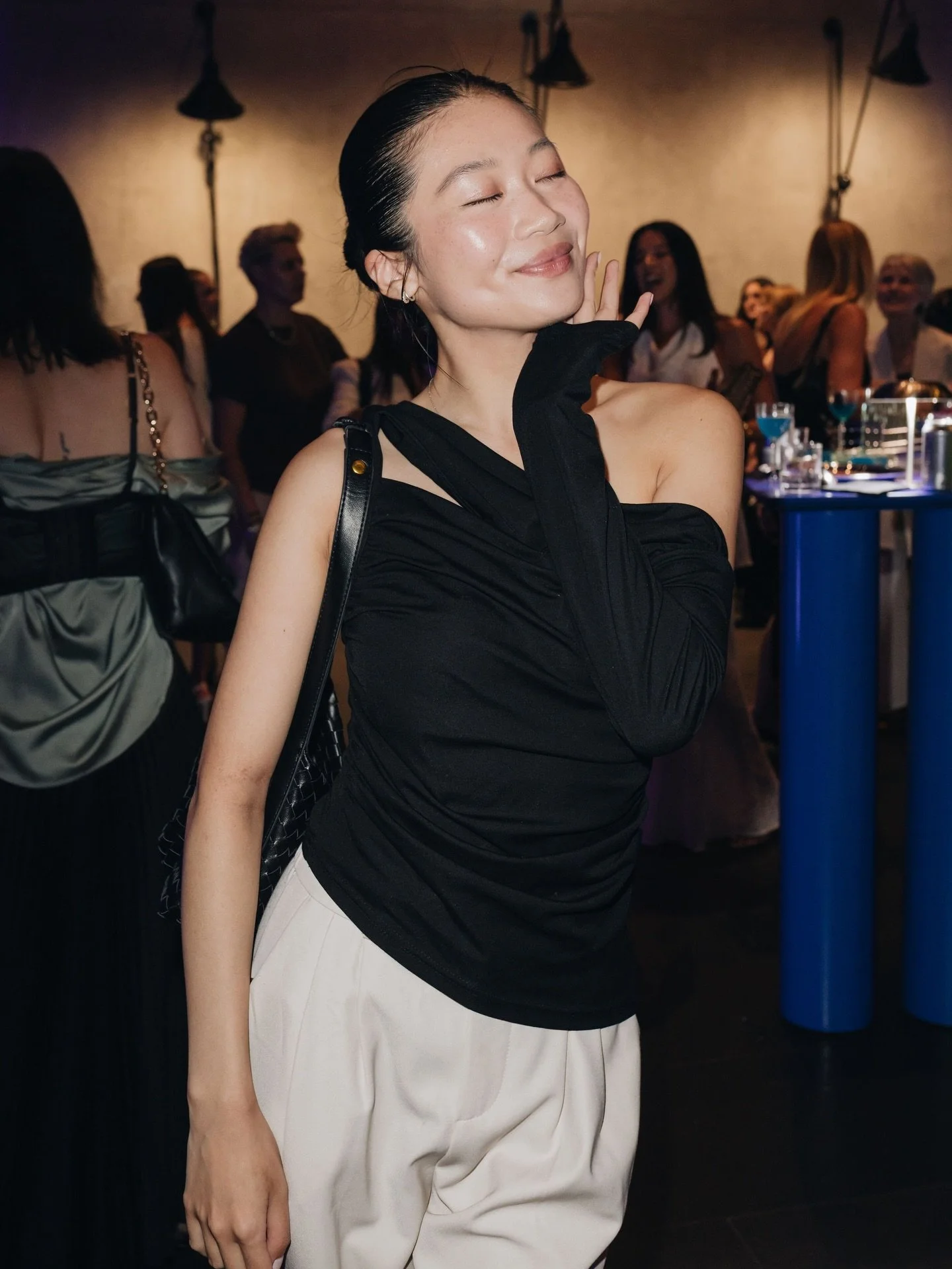 Celebrating @medik8anz&rsquo;s newest skincare innovation, Niacinamide Peptides. 

A sleek, modern environment, defined by clean lines, subtle lighting and a palette of blue tones, layered with glass and reflective finishes. Designed to convey clarit