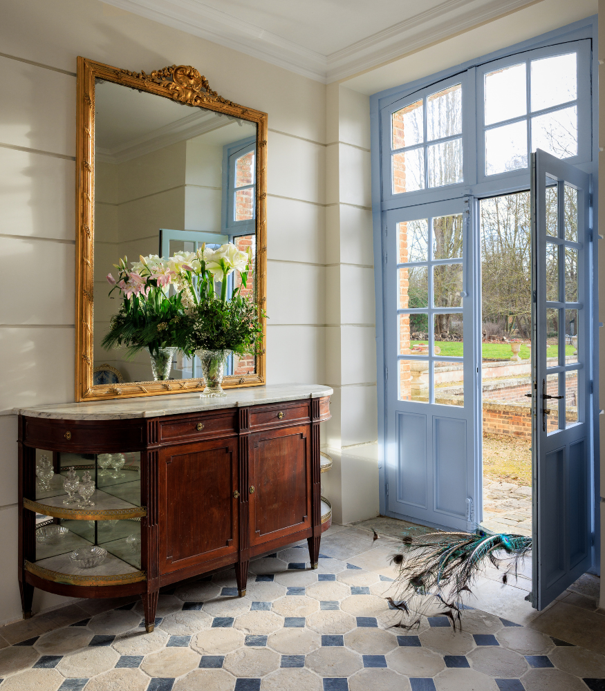 Antique Store in France, Remi Buet