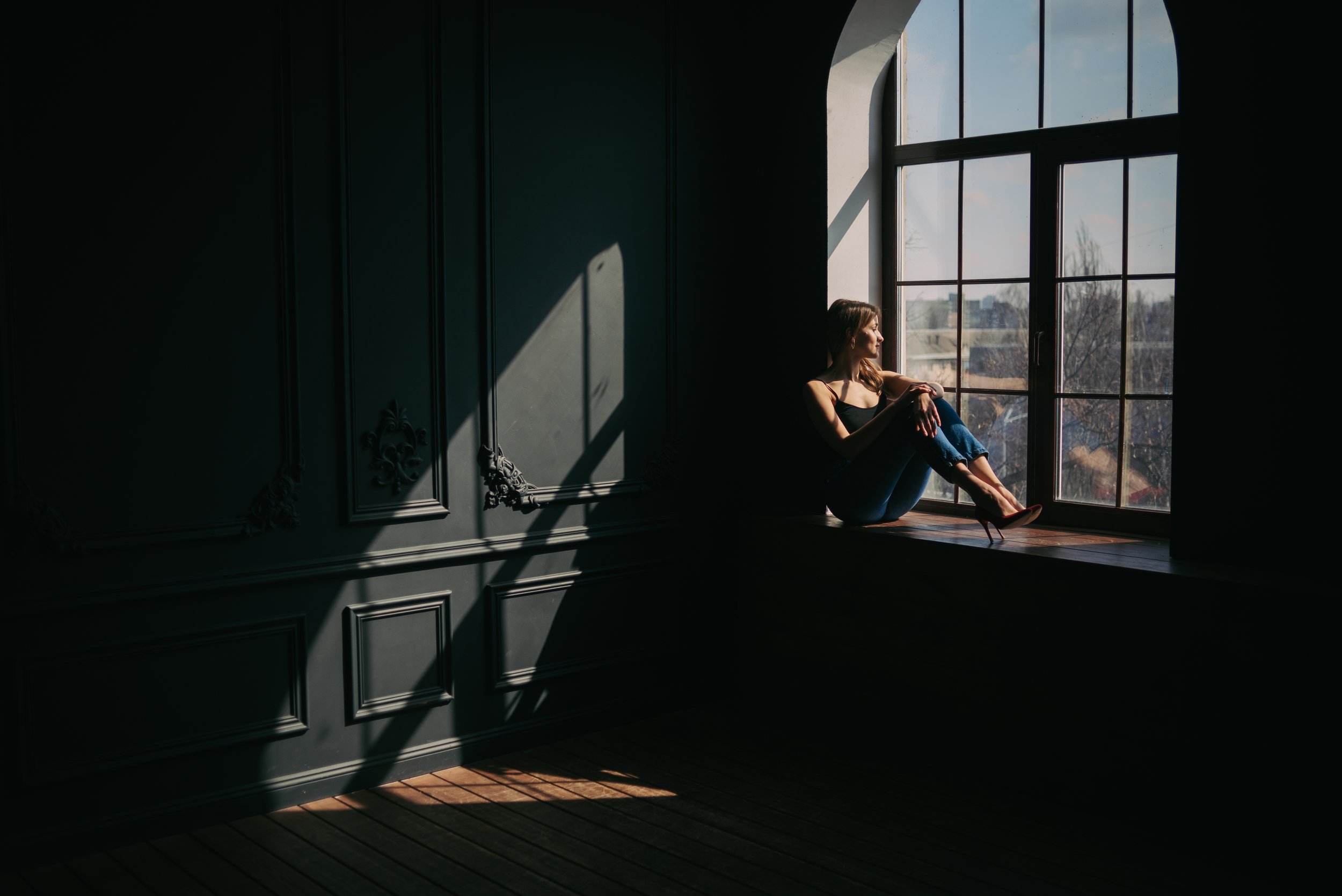 The Solitude Paradox: Finding Peace in a Hyperconnected World