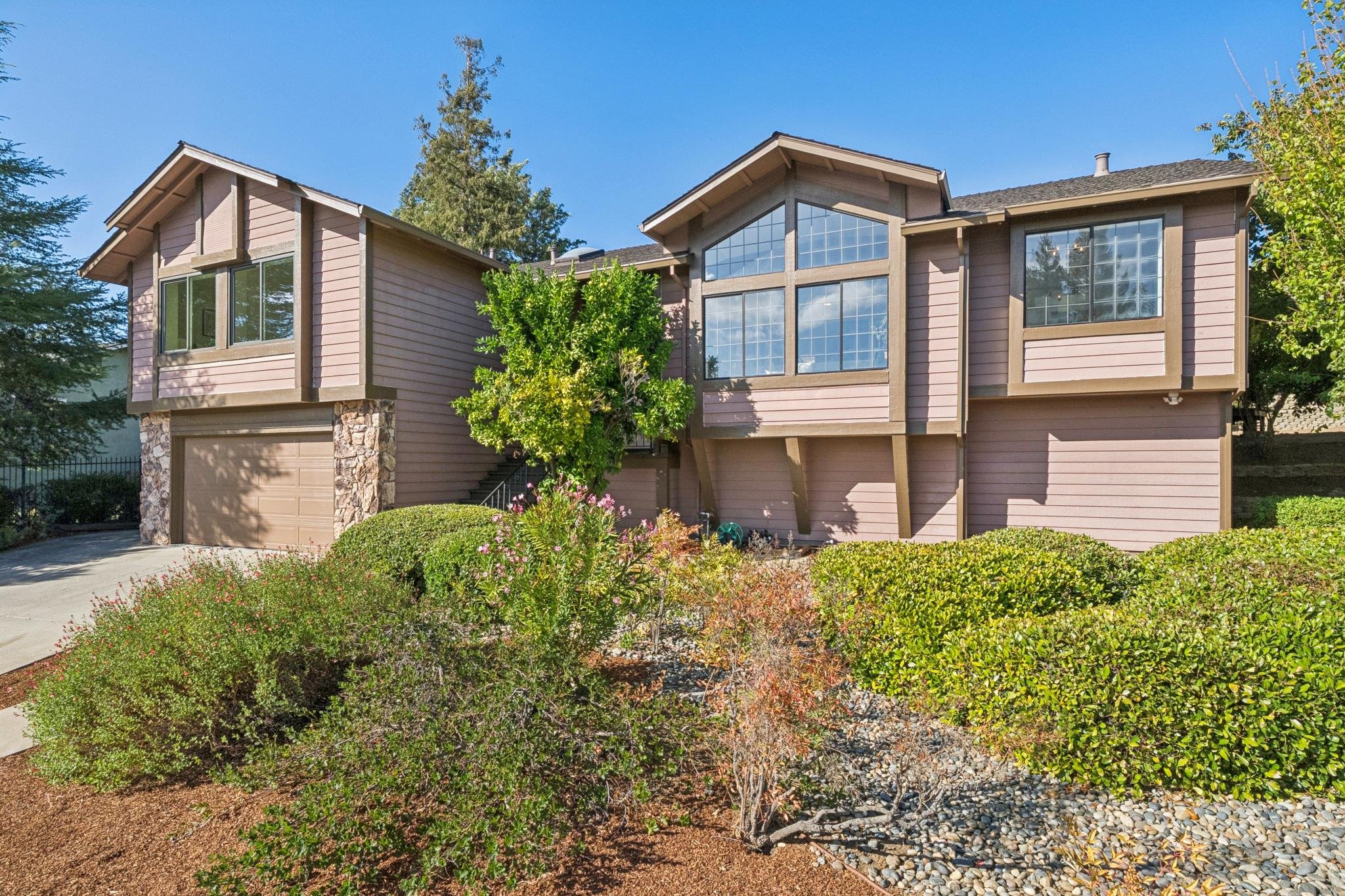 836 Navaronne Way, Concord
