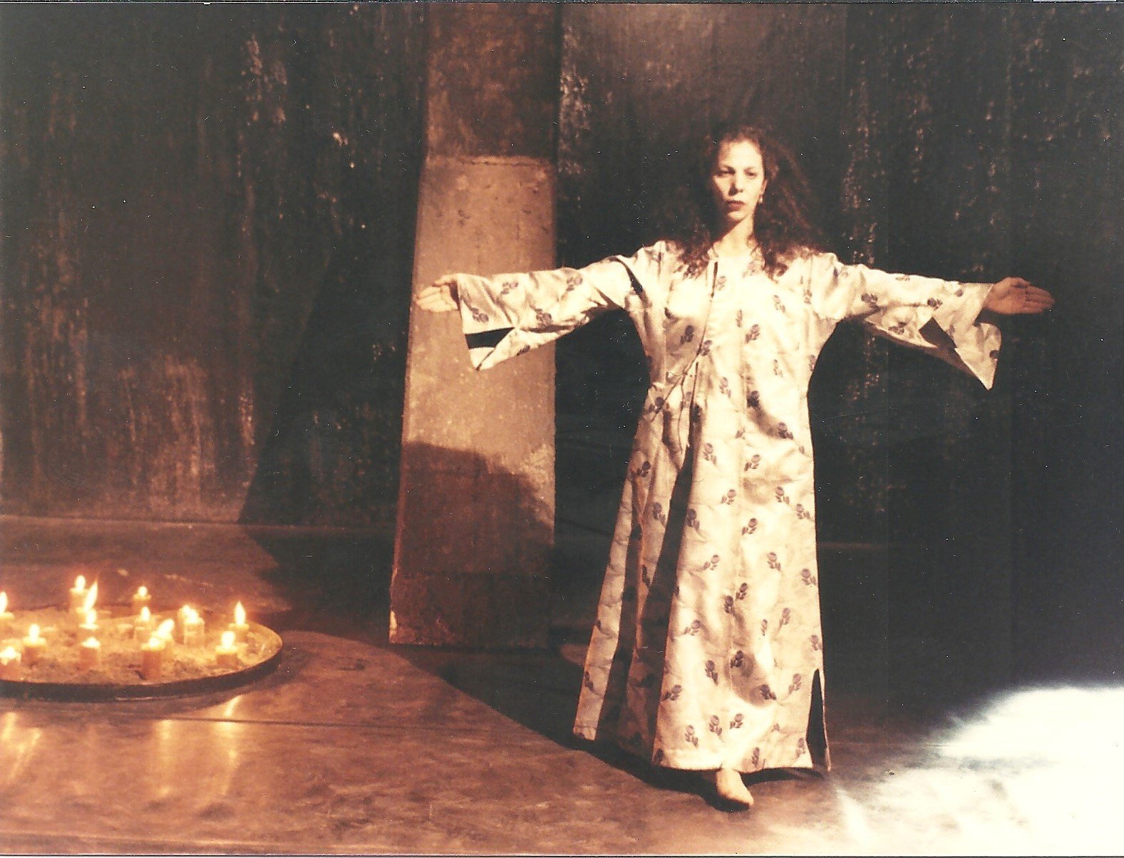 1990.45_ΜΗΔΕΙΑ_ΓΙΤΣΑ-ΚΑΡΕΛΑ.jpg
