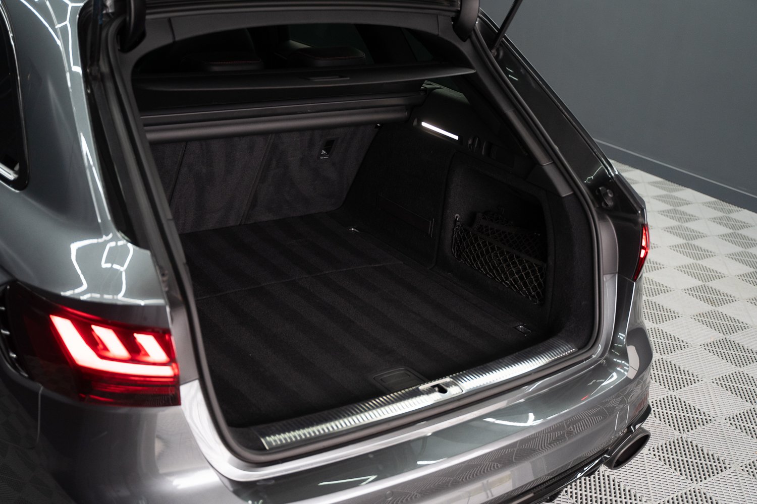 Audi RS4 Avant-59.jpg