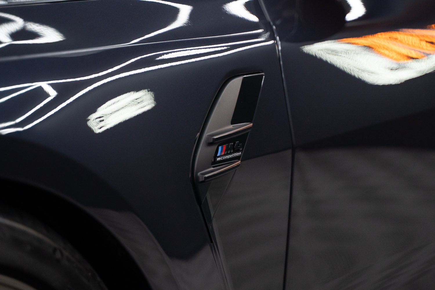 BMW-M4-Comp-50jahre-edition-24.jpg