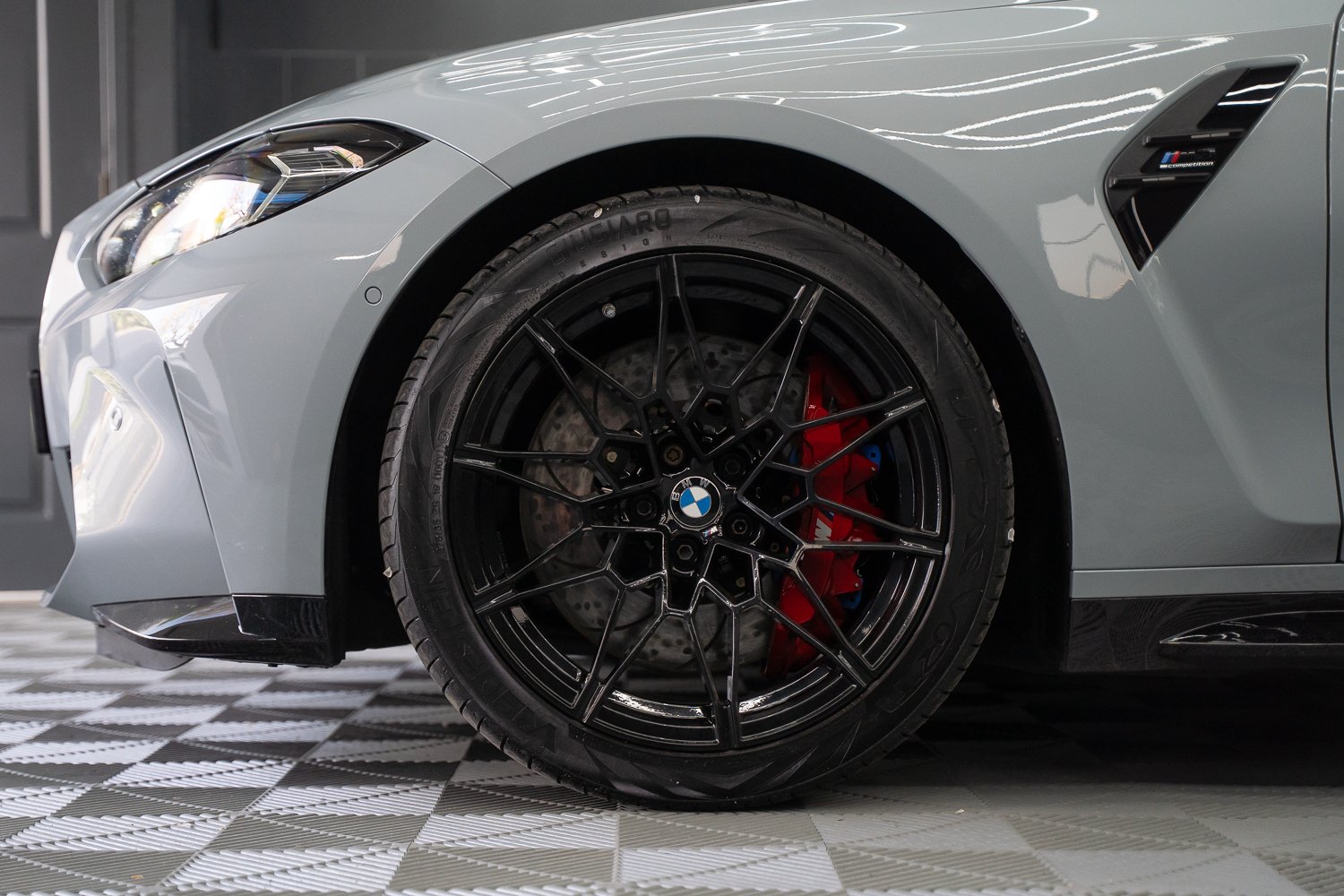 BMW-M3-Competition-blackwheels-9.jpg
