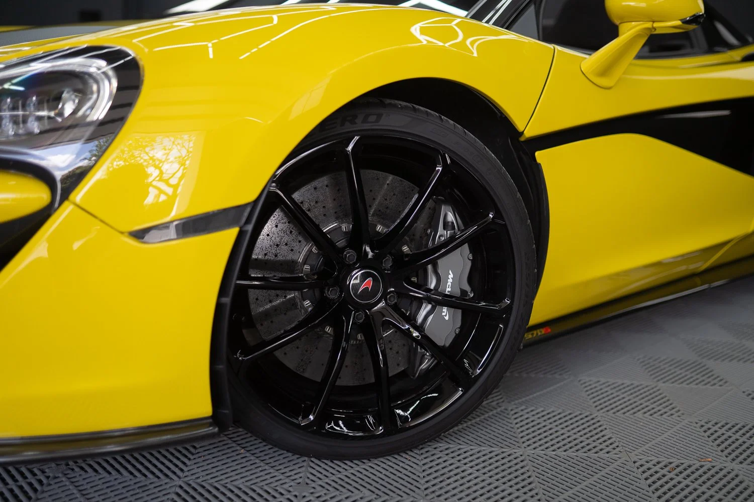 Mclaren-570S-8.jpg