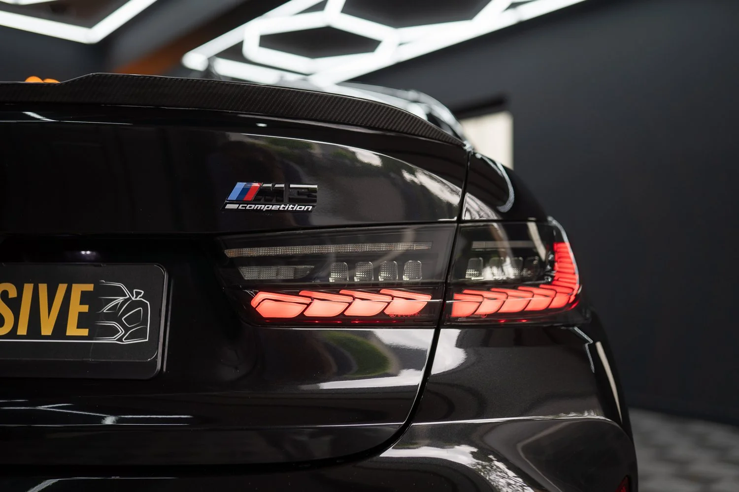 BMW-M3-Black-Carbon_hood-53.jpg