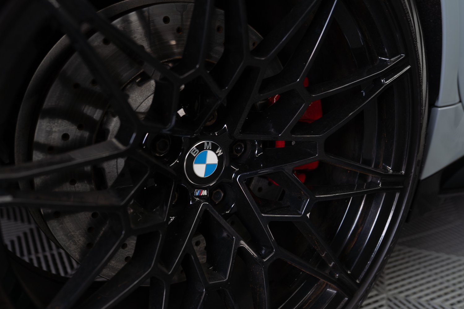 BMW-M3-Competition-blackwheels-22.jpg