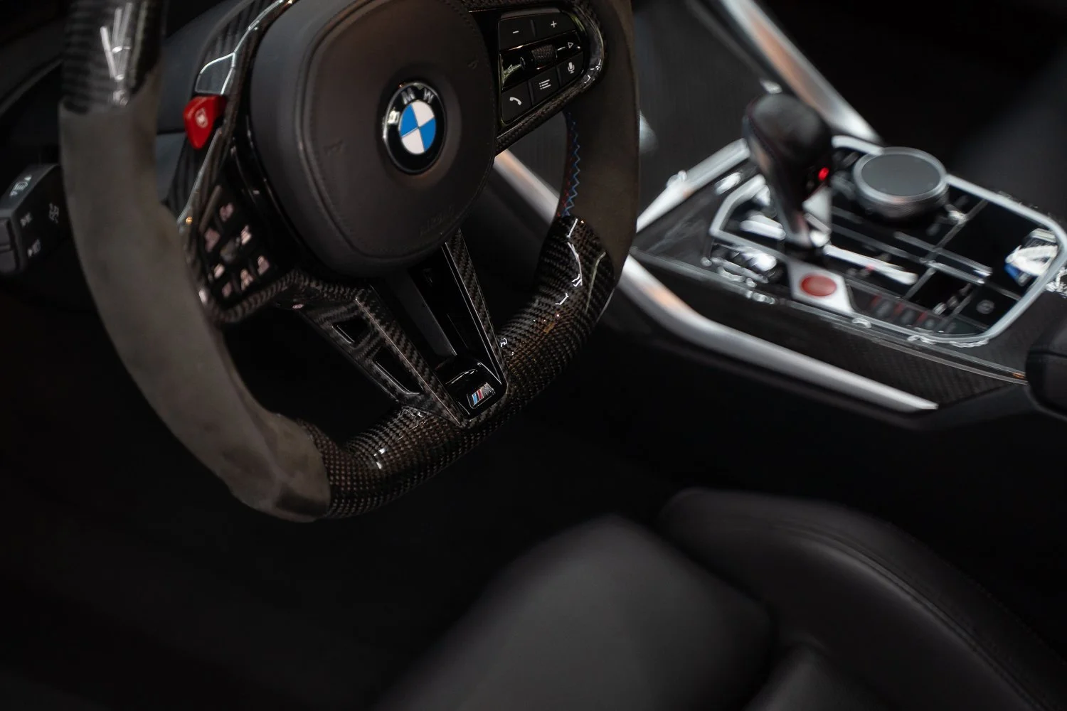 BMW-M3-Black-Carbon_hood-101.jpg