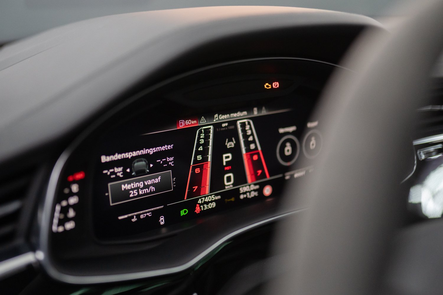 Audi-RSQ8-Zwart-140.jpg