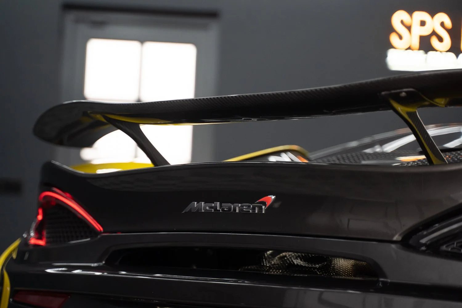 Mclaren-570S-75.jpg