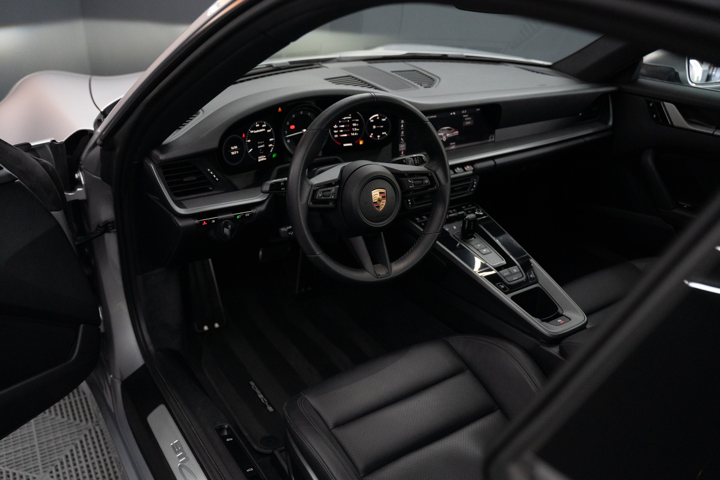 Porsche Carrera 911-55.jpg