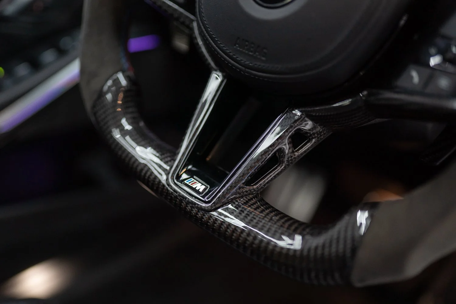 BMW-M3-Black-Carbon_hood-135.jpg