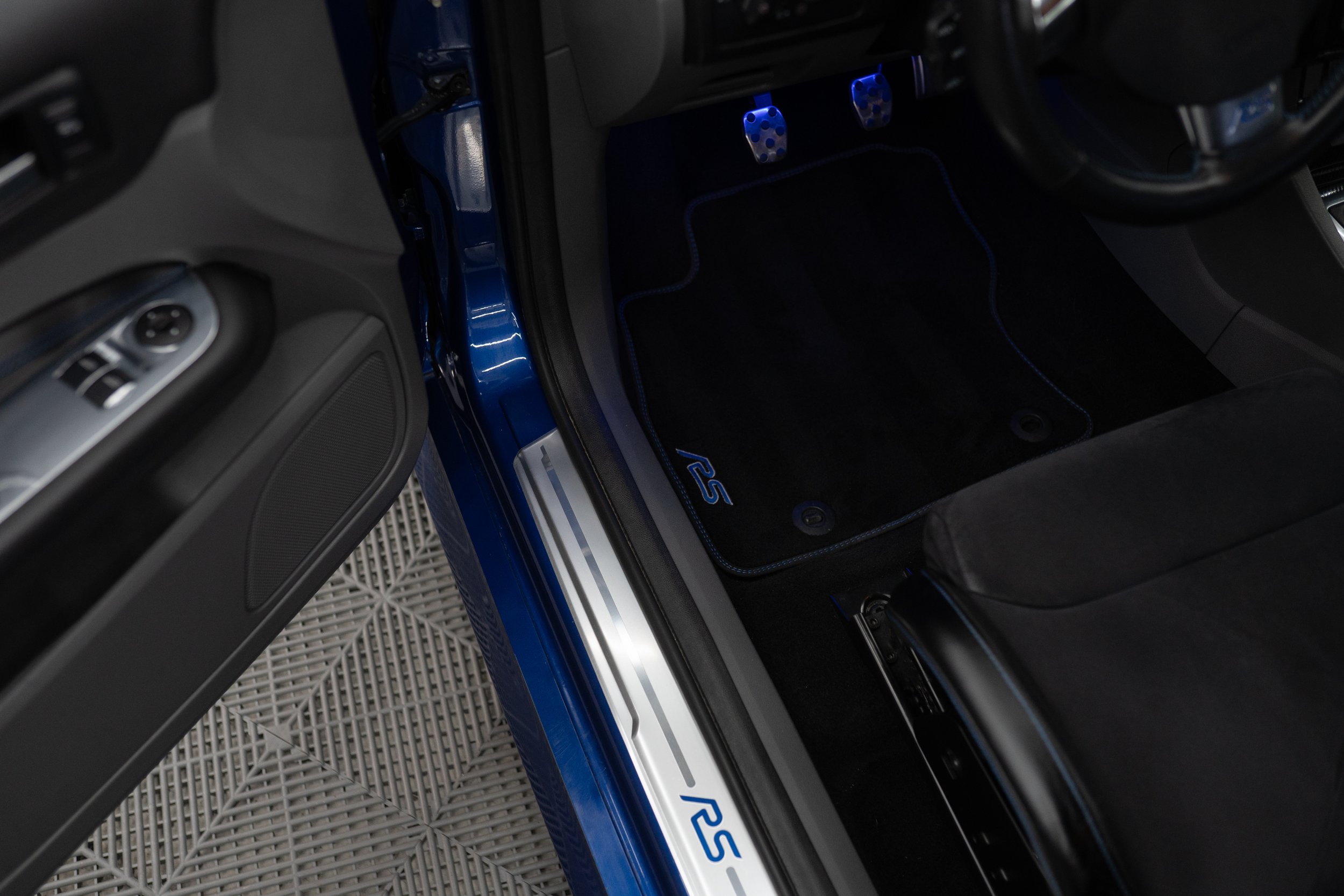 Ford-Focus-RS-42.jpg