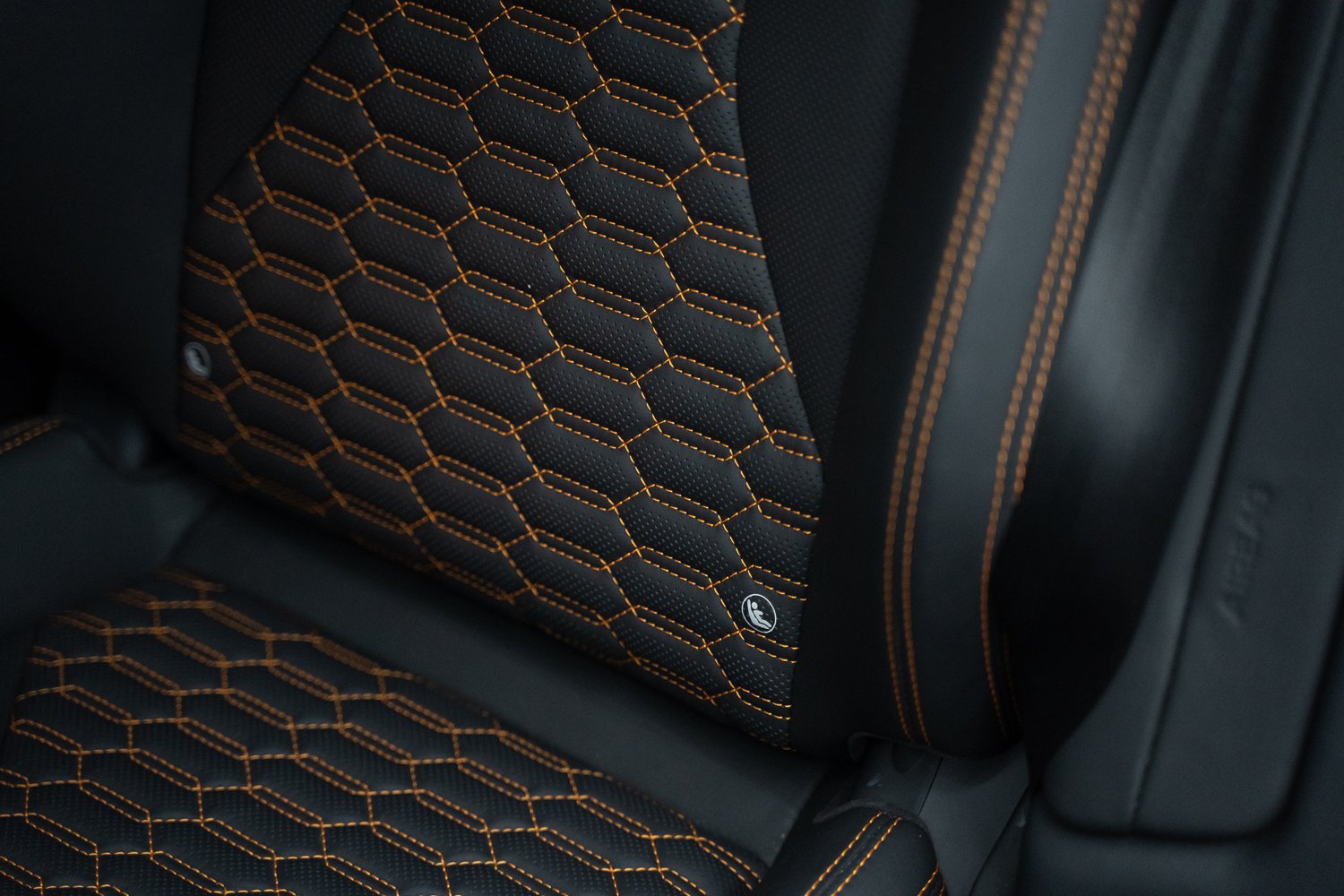 Lamborghini-Urus-Zwart-95.jpg