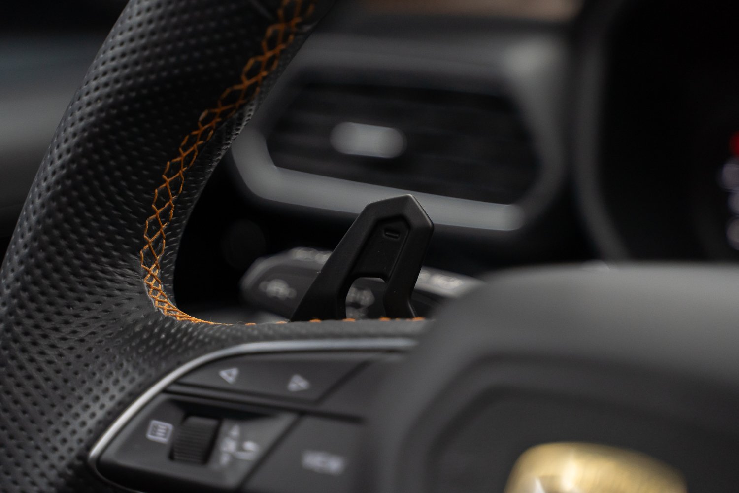 Lamborghini-Urus-Zwart-108.jpg