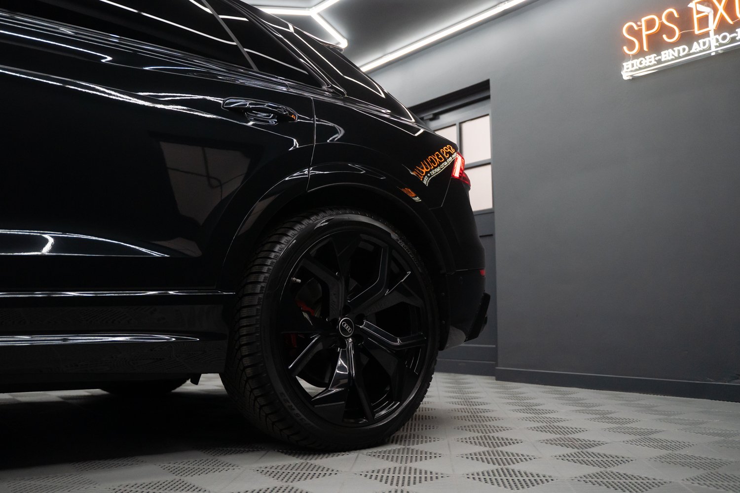 Audi-RSQ8-Zwart-11.jpg