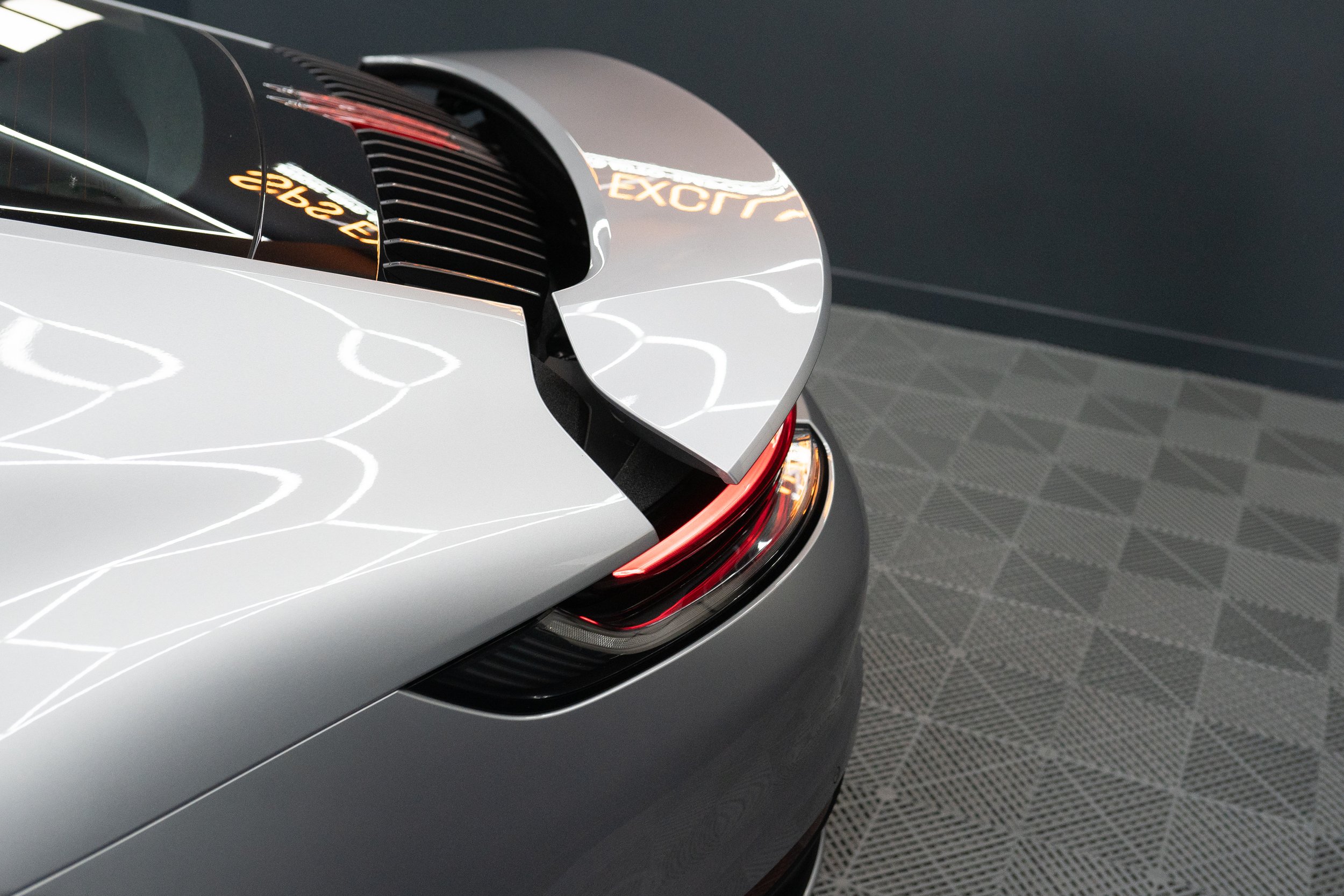 Porsche Carrera 911-6.jpg