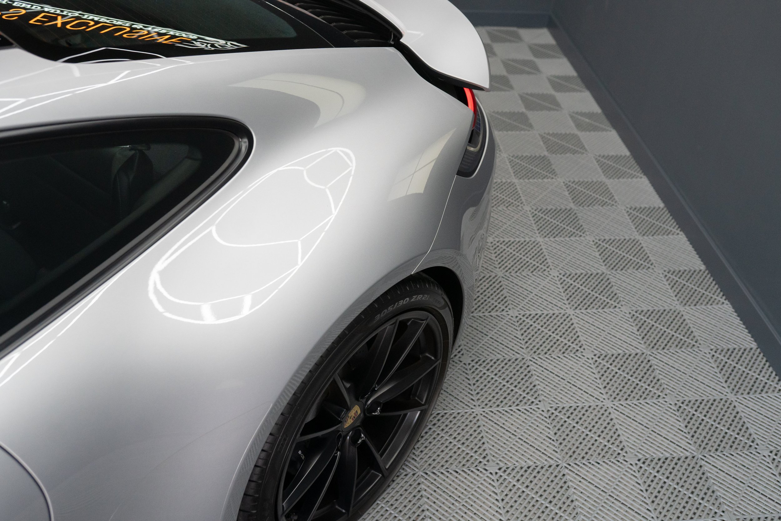 Porsche Carrera 911-9.jpg