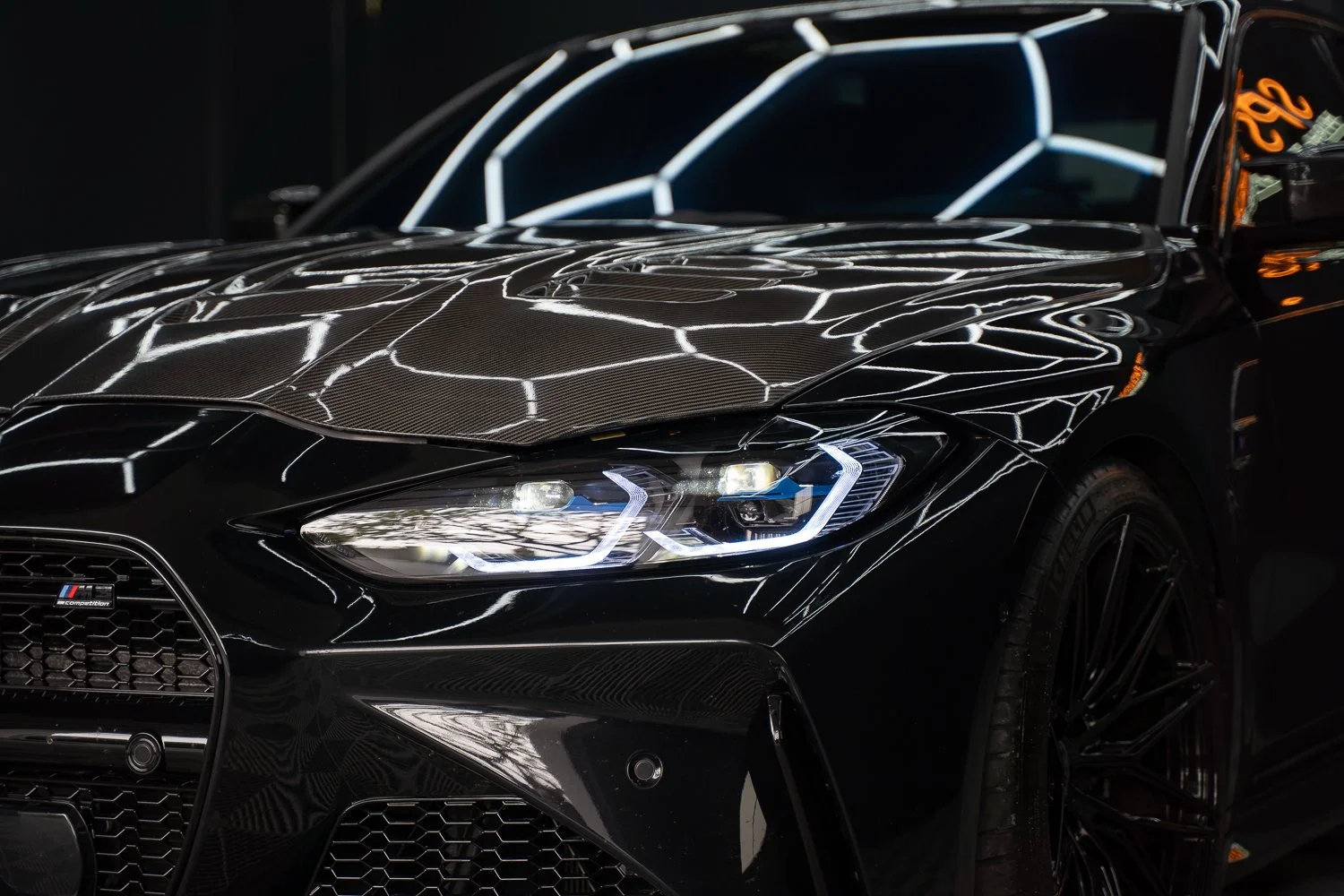 BMW-M3-Black-Carbon_hood-30.jpg