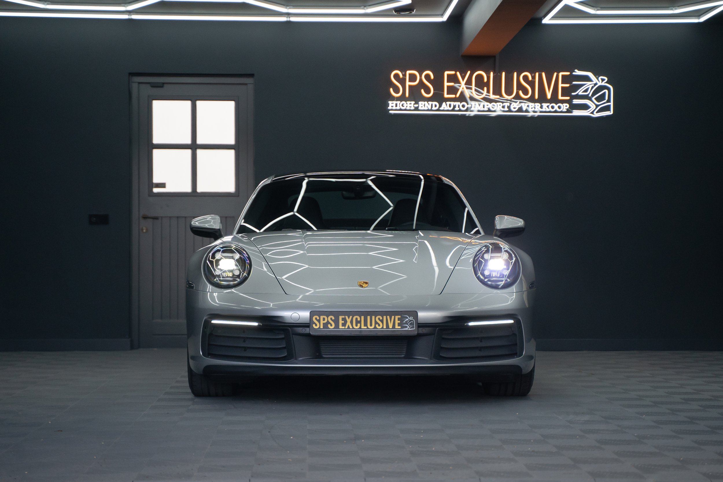 Porsche Carrera 911-10.jpg