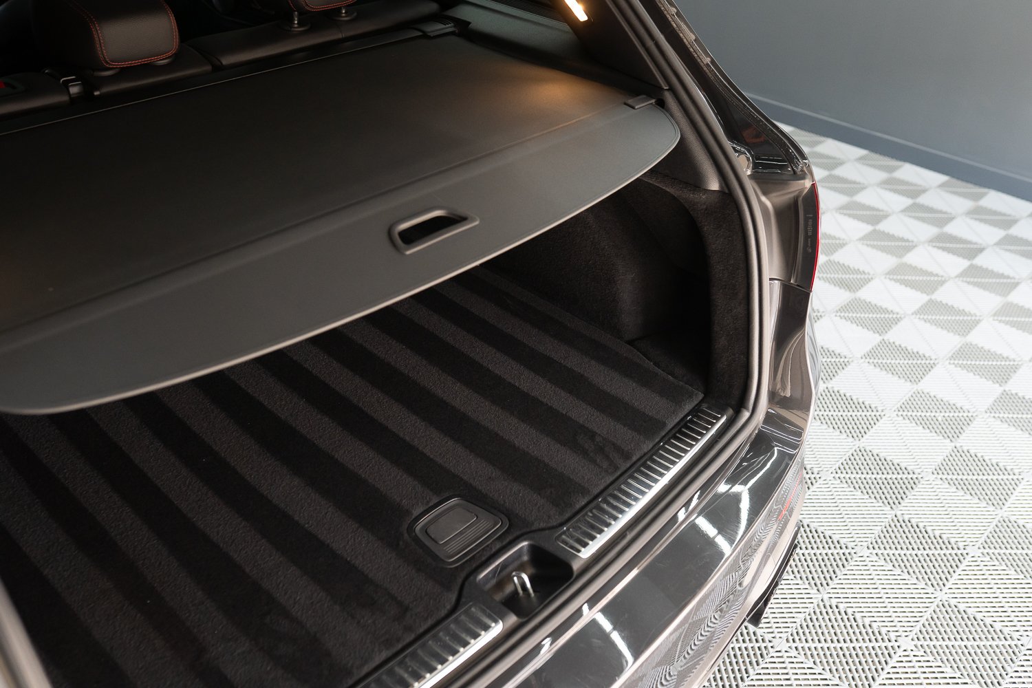 Mercedes-GLC-grijs-128.jpg