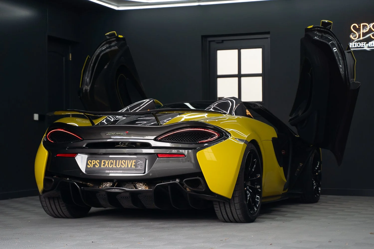 Mclaren-570S-81.jpg