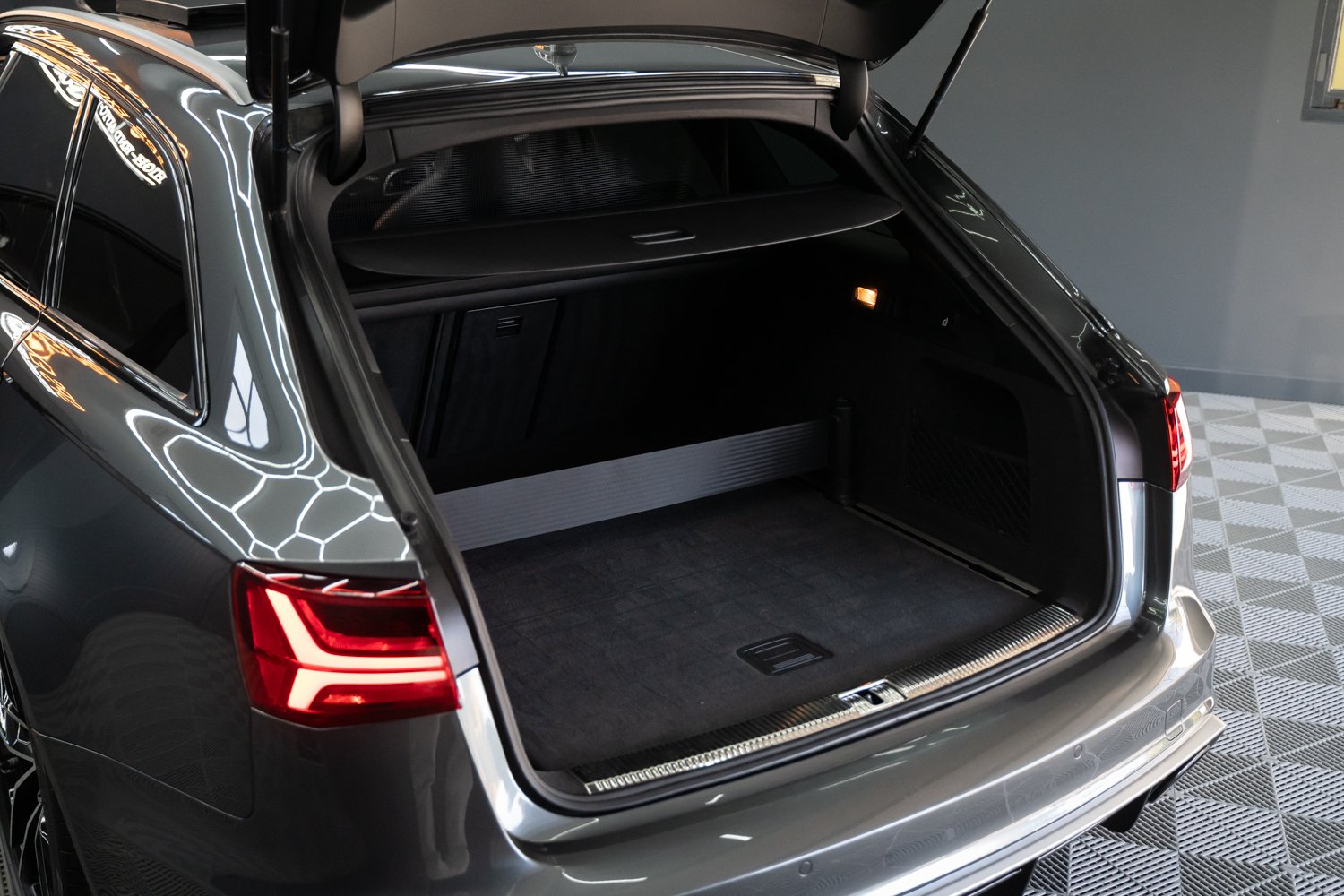 Audi-RS6-C7-68.jpg