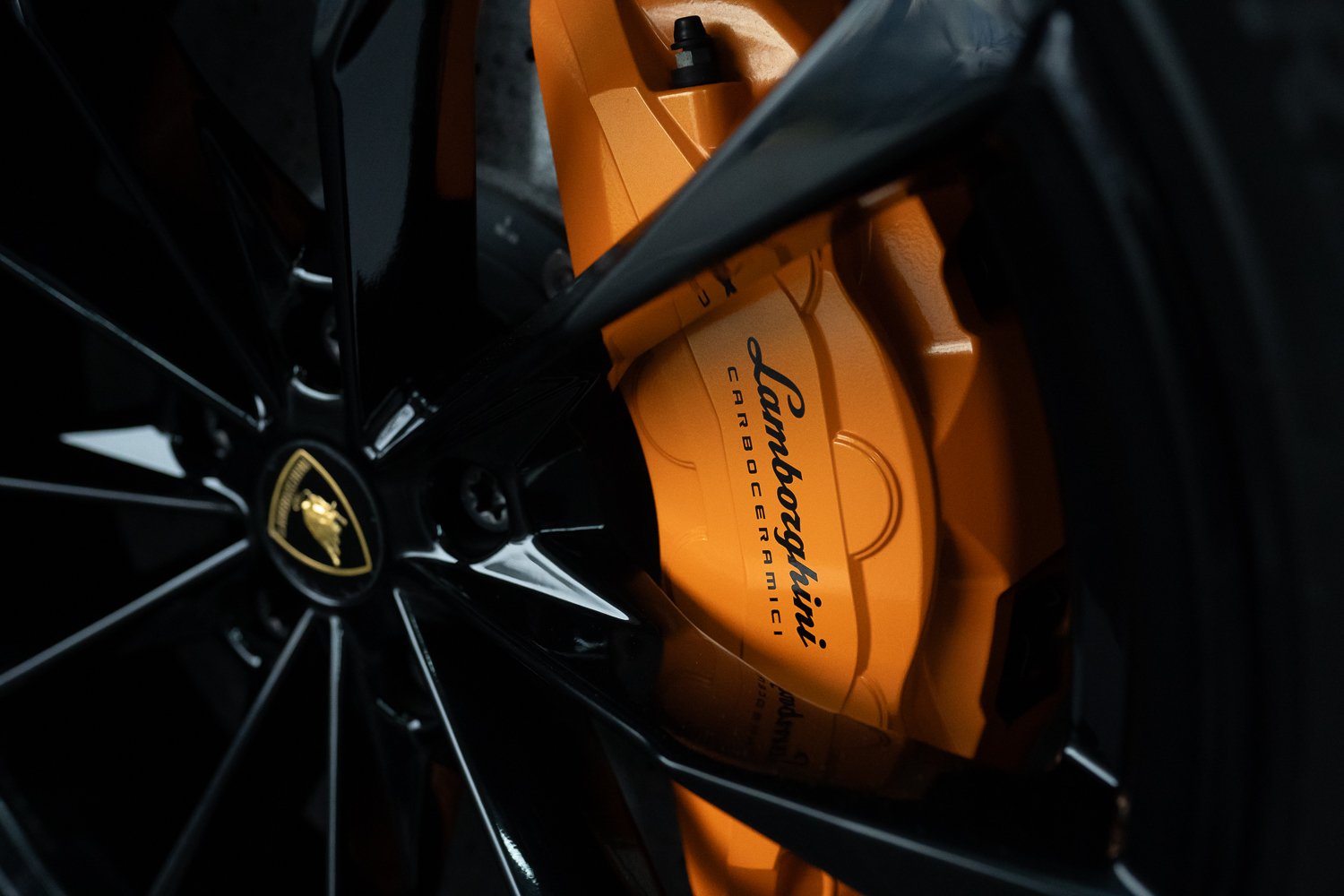 Lamborghini-Urus-Zwart-3.jpg