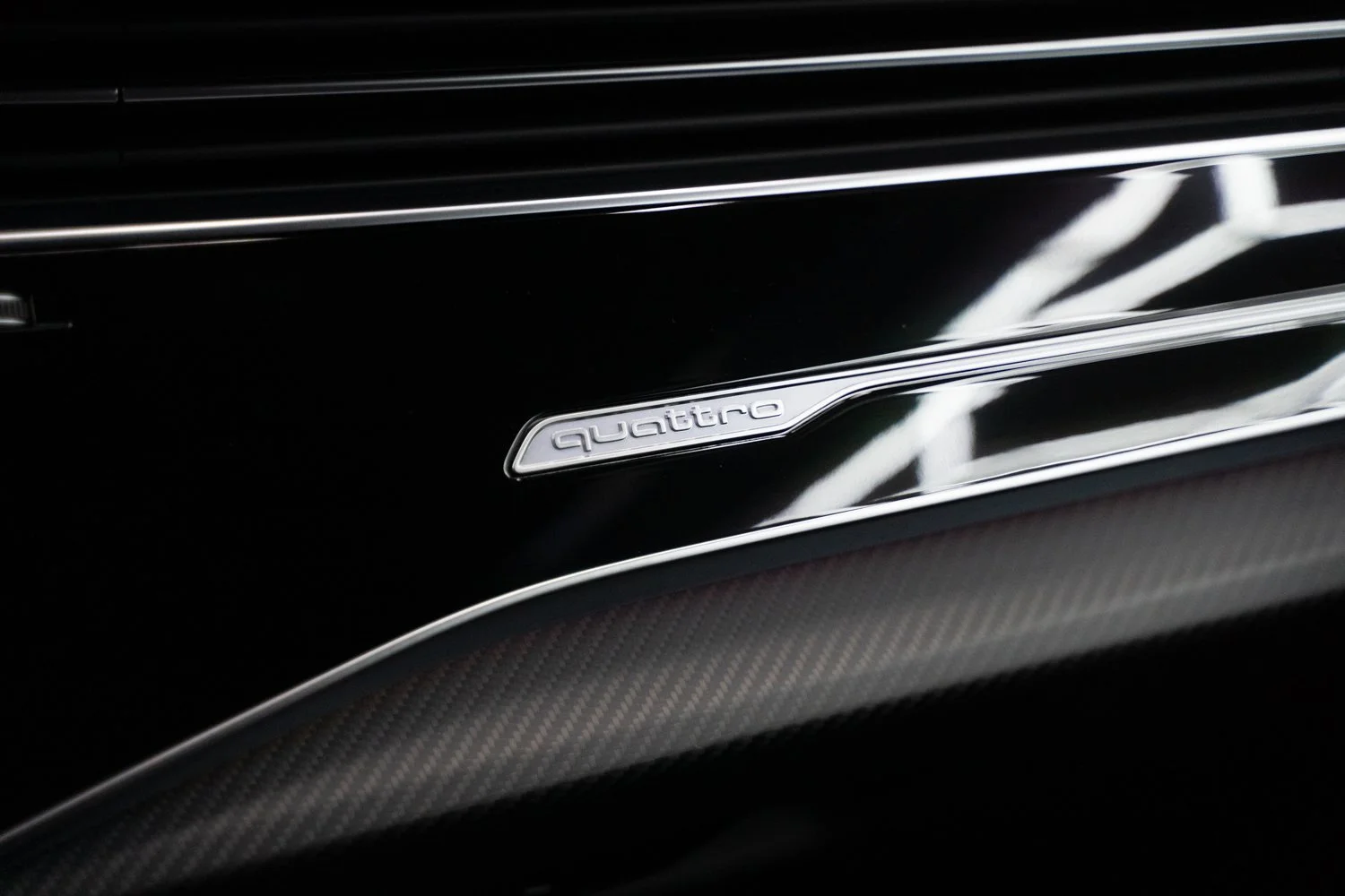 Audi-RSQ8-Zwart-78.jpg