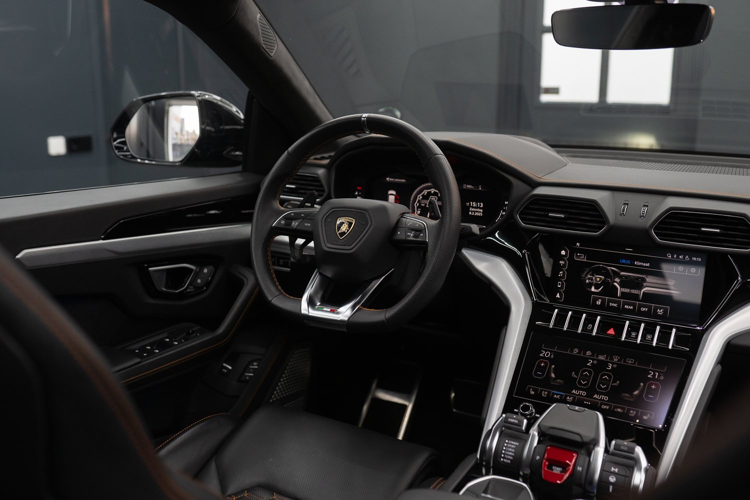 Lamborghini-Urus-Zwart-114.jpg