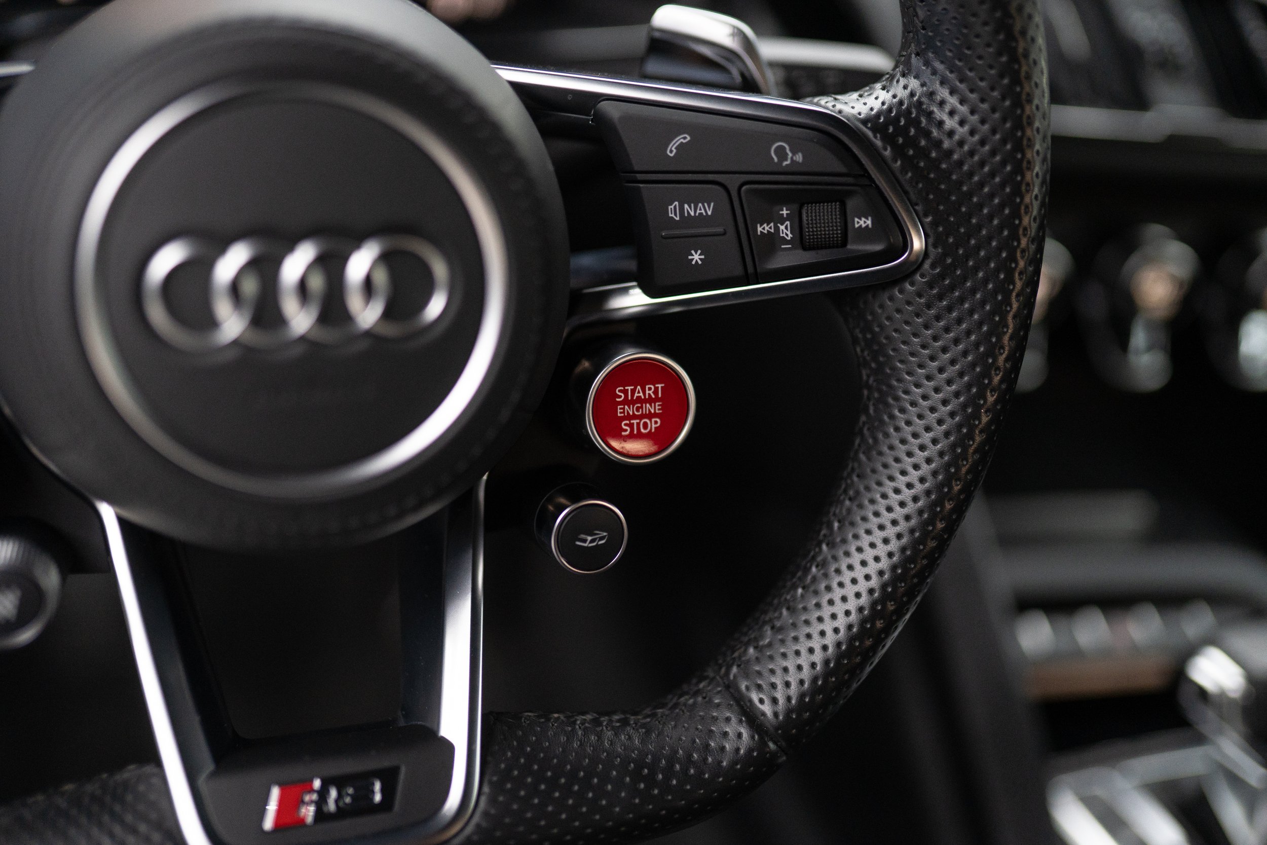 Audi-R8-V10-plus-87.jpg