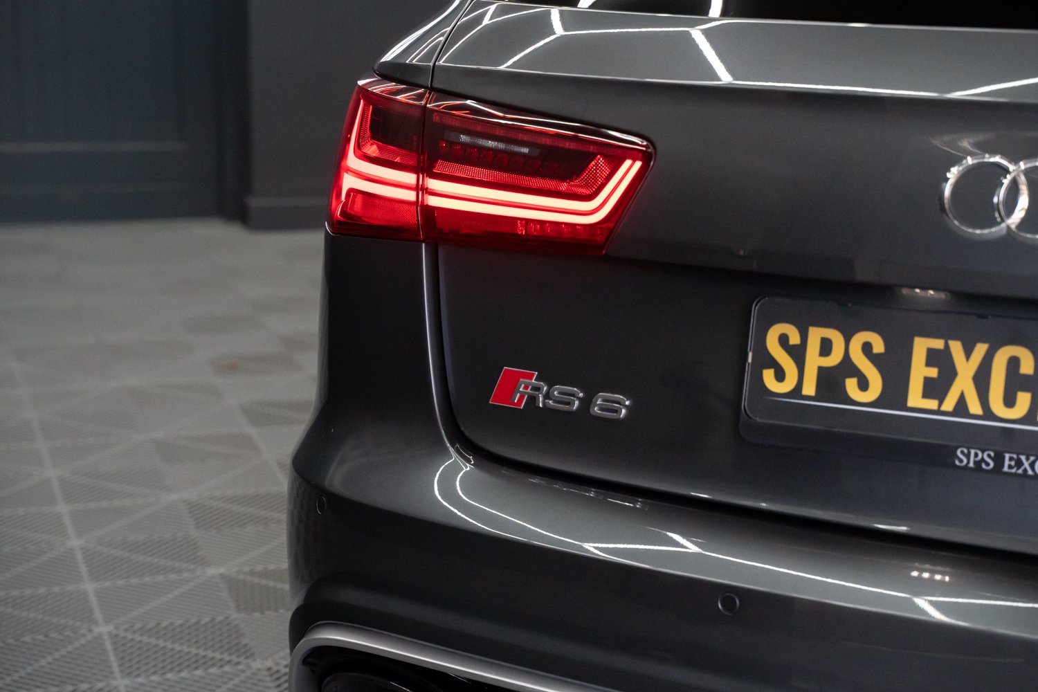 Audi-RS6-C7-23.jpg