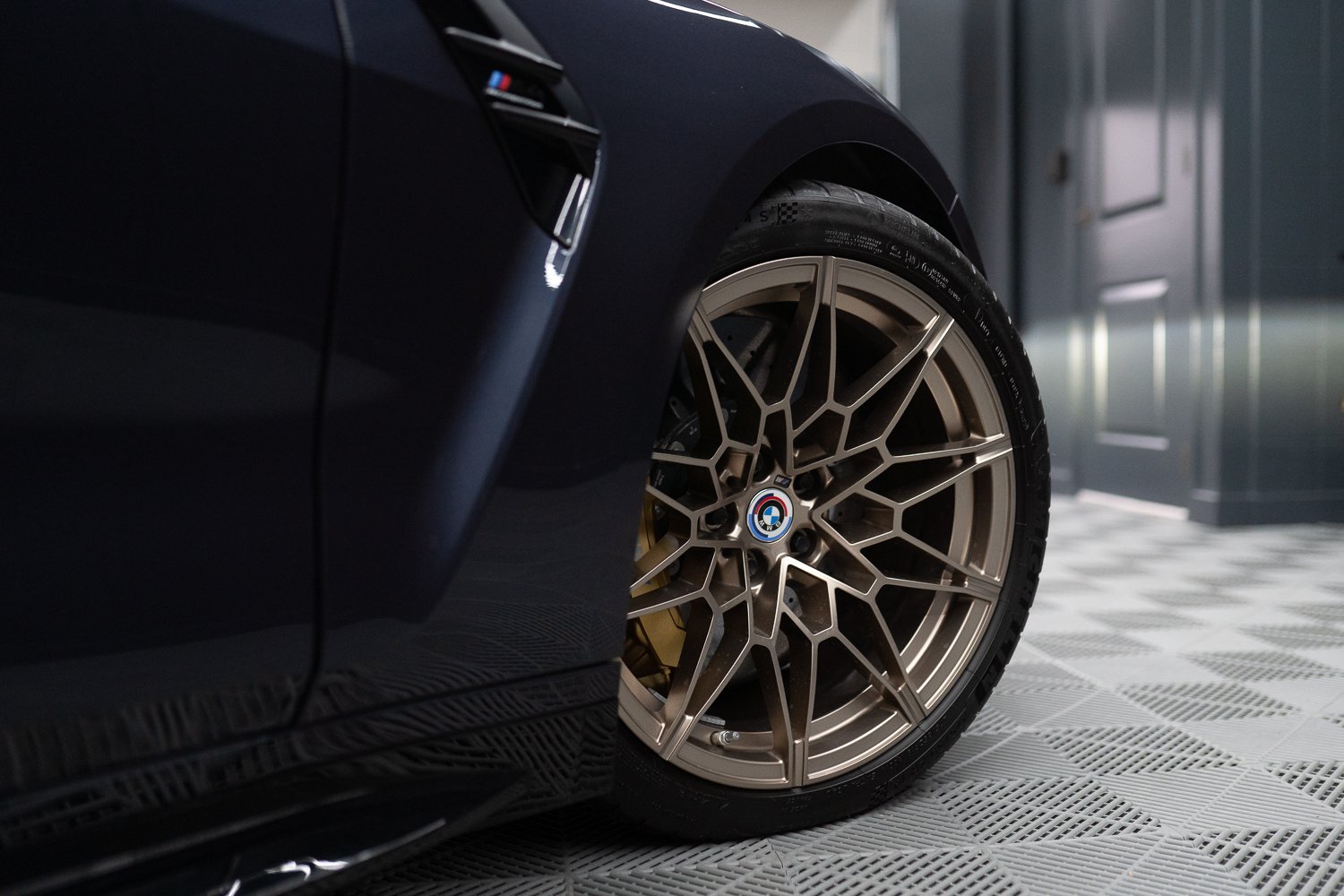 BMW-M4-Comp-50jahre-edition-14.jpg