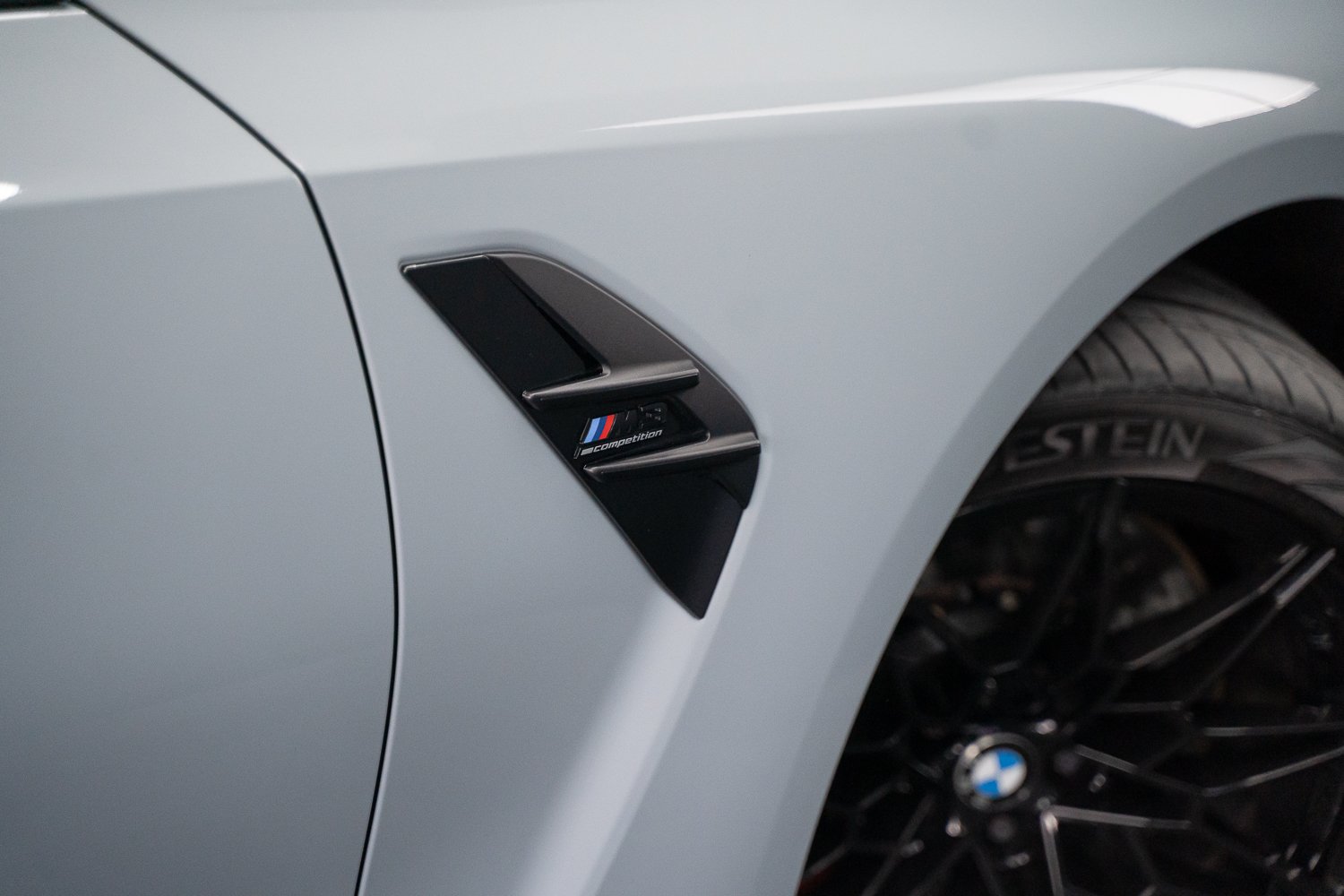 BMW-M3-Competition-blackwheels-20.jpg