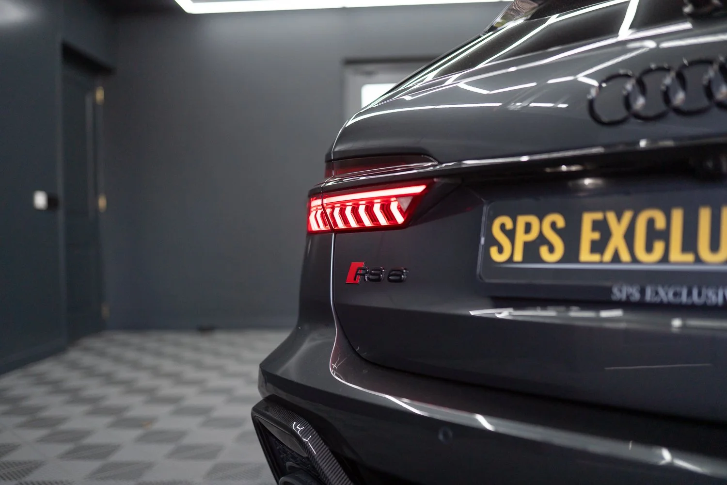 RS6-Grey-50.jpg