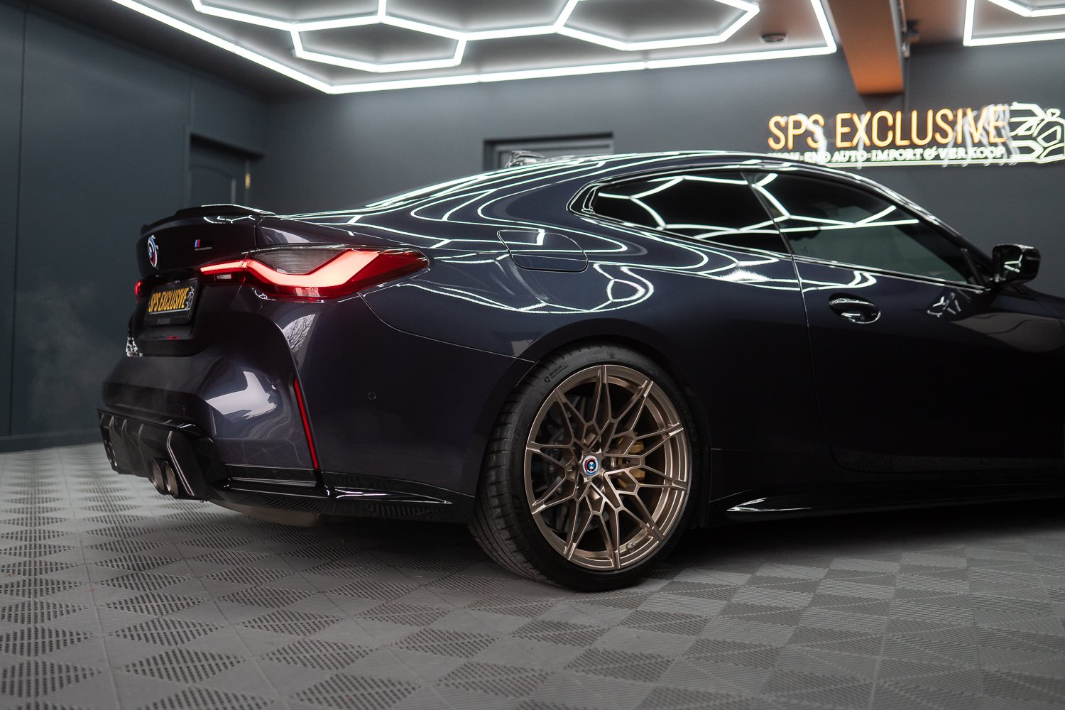 BMW-M4-Comp-50jahre-edition-41.jpg