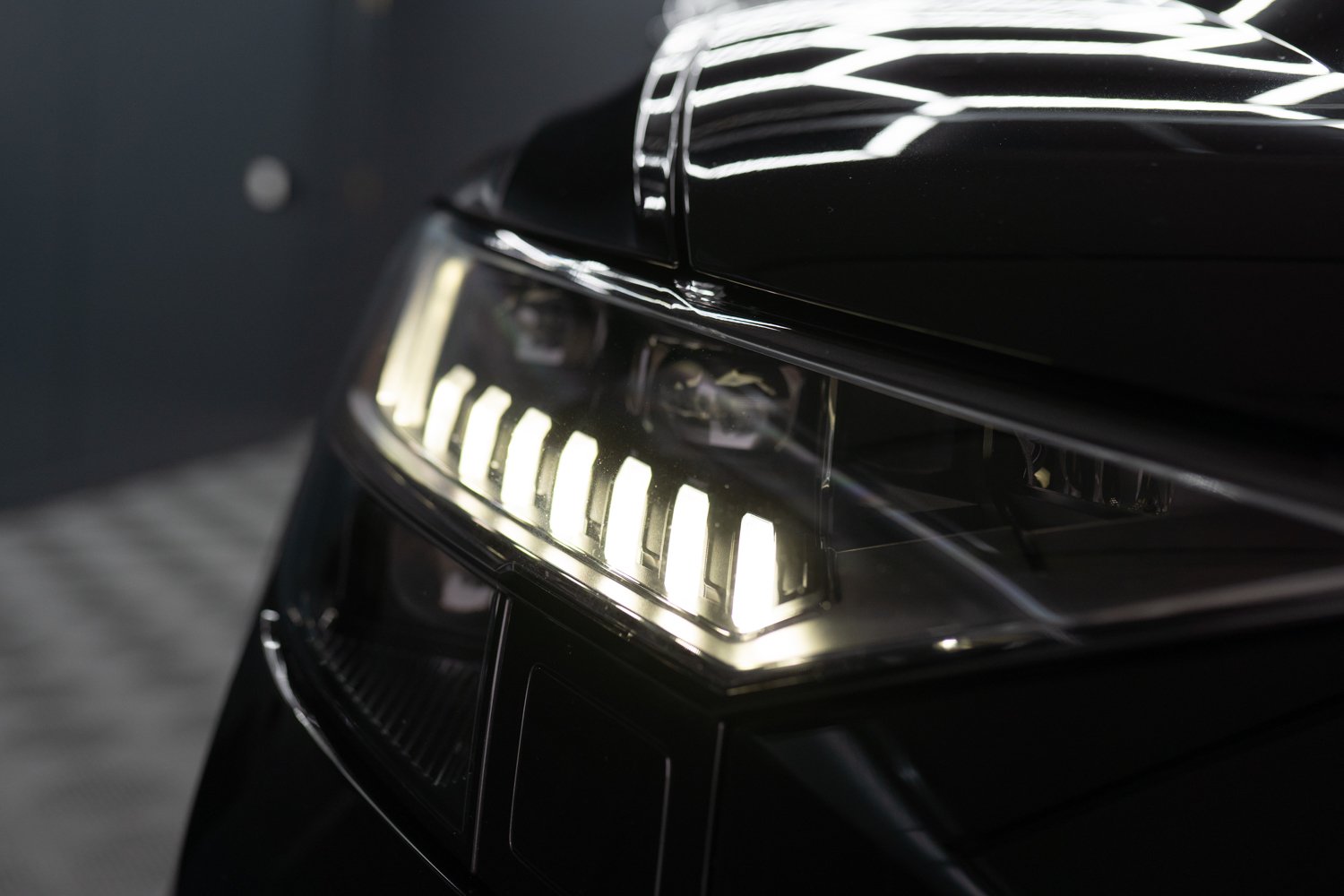 Audi-RSQ8-Zwart-24.jpg