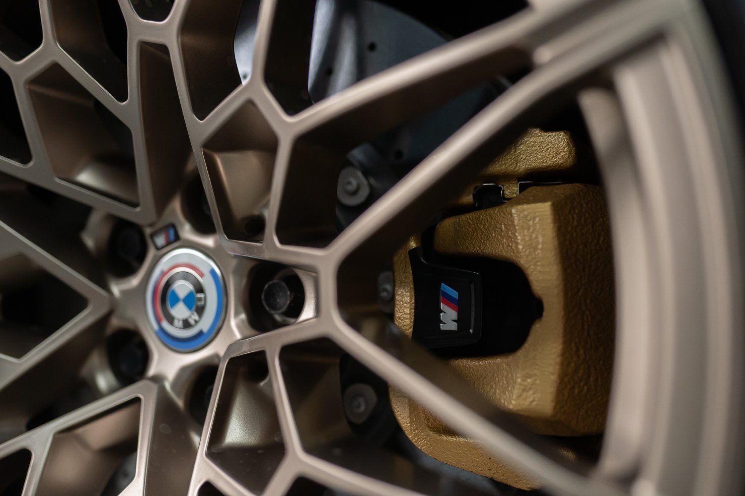 BMW-M4-Comp-50jahre-edition-36.jpg