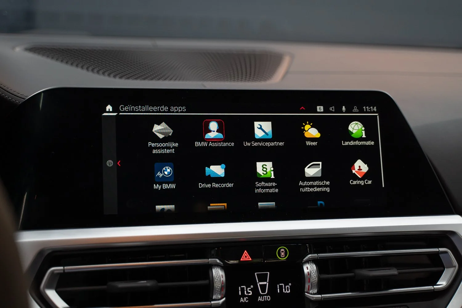 BMW-M3-Black-Carbon_hood-69.jpg
