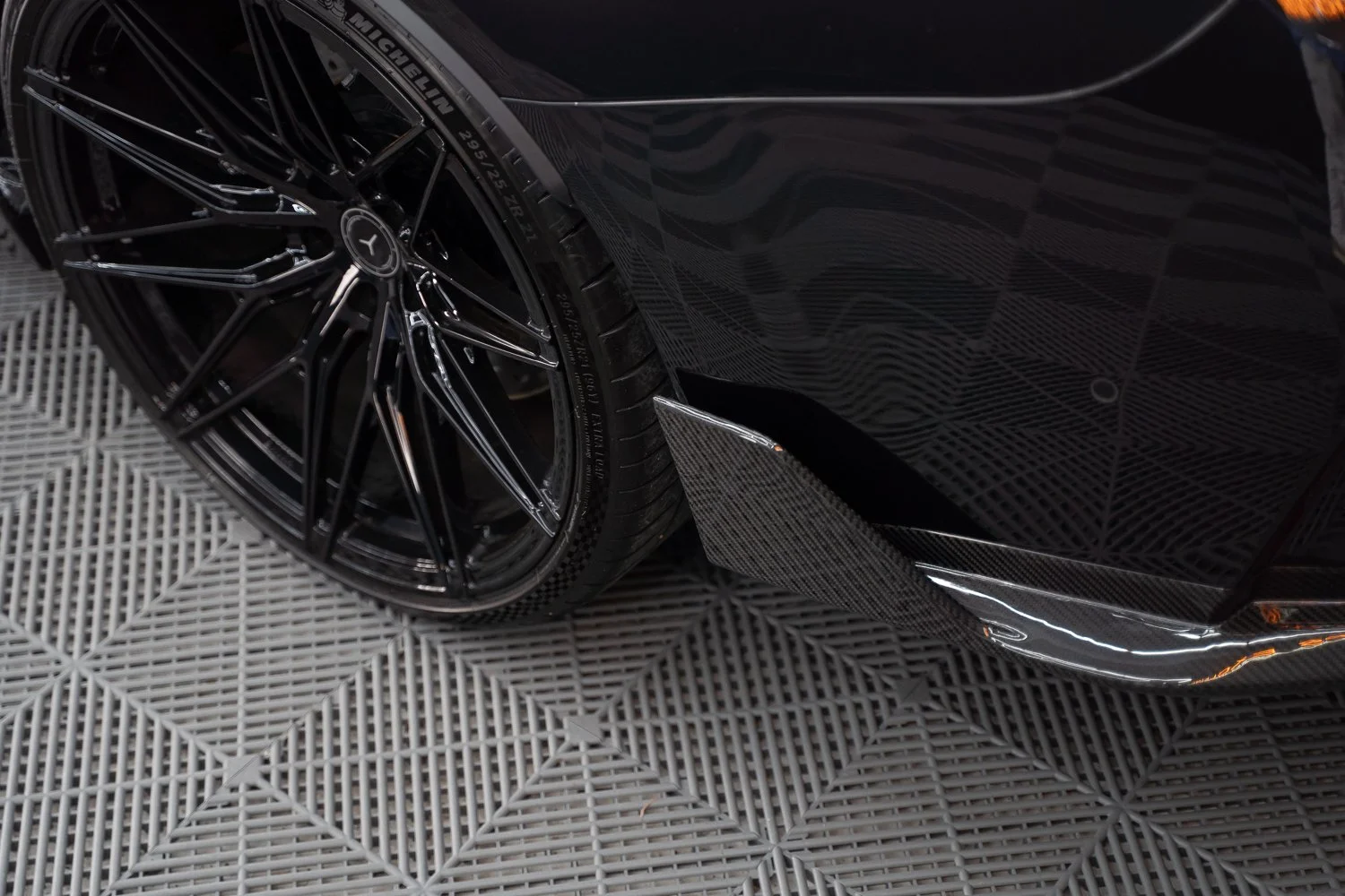 BMW-M3-Black-Carbon_hood-38.jpg